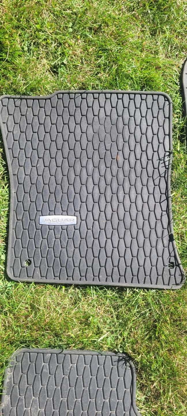 Set of 4 Jaguar Rubber Floor Mats - photo 2
