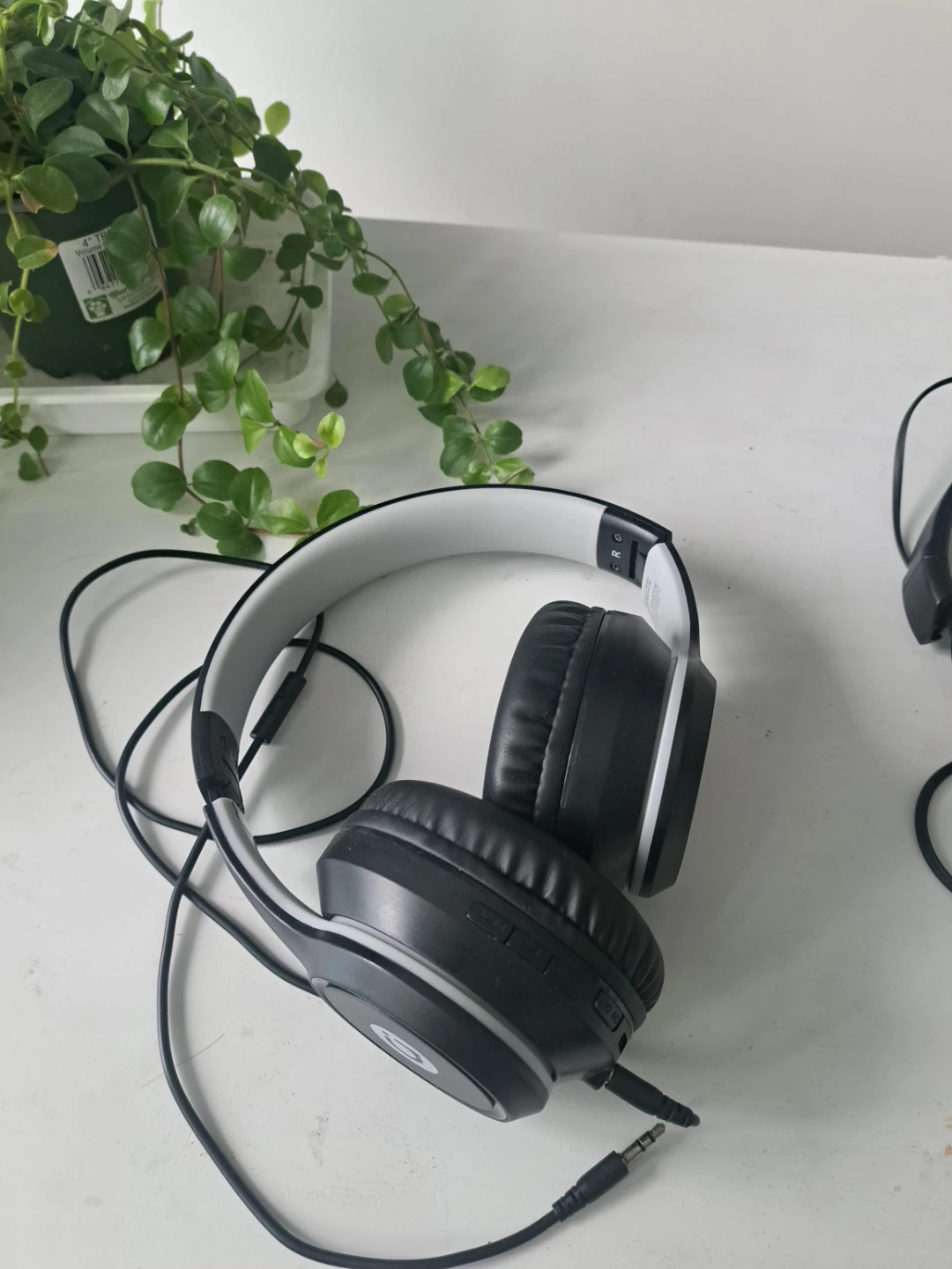 Black Over-Ear Headphones - photo 4
