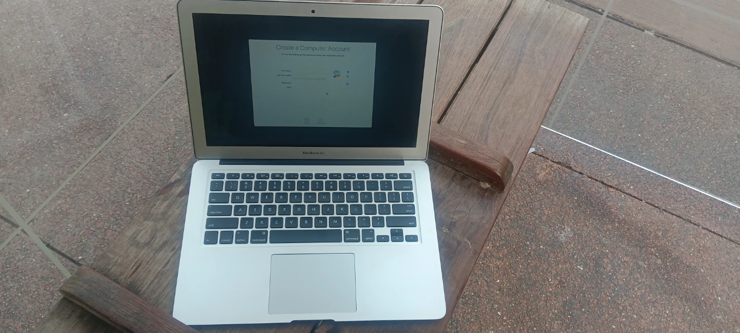 Apple MacBook Air 13-inch