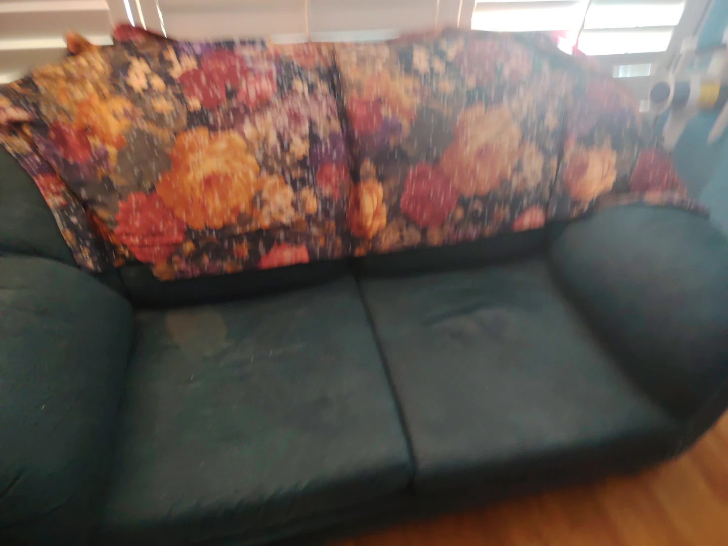 Dark green two-seater sofa - photo 2
