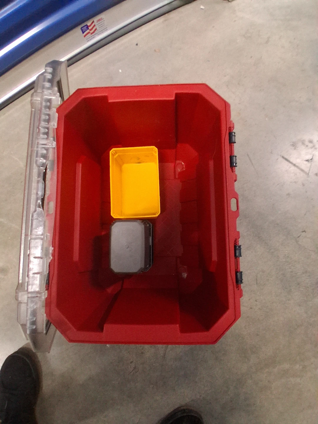 5gal Husky Red Plastic Toolbox 🏈 - photo 2