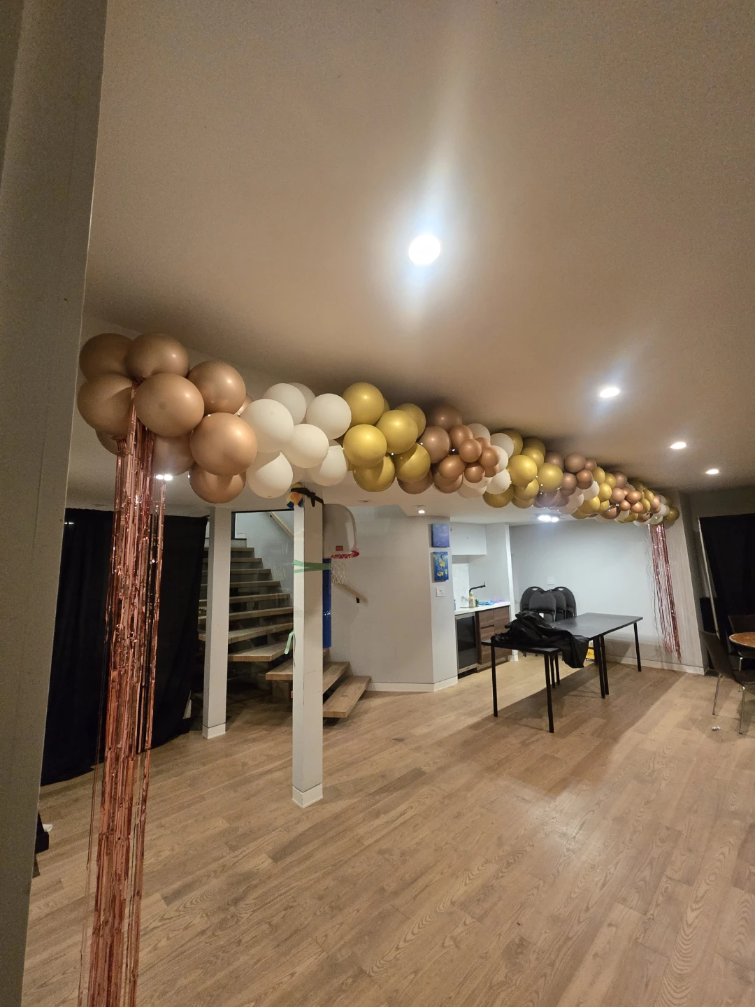 Decorative balloon decorations
