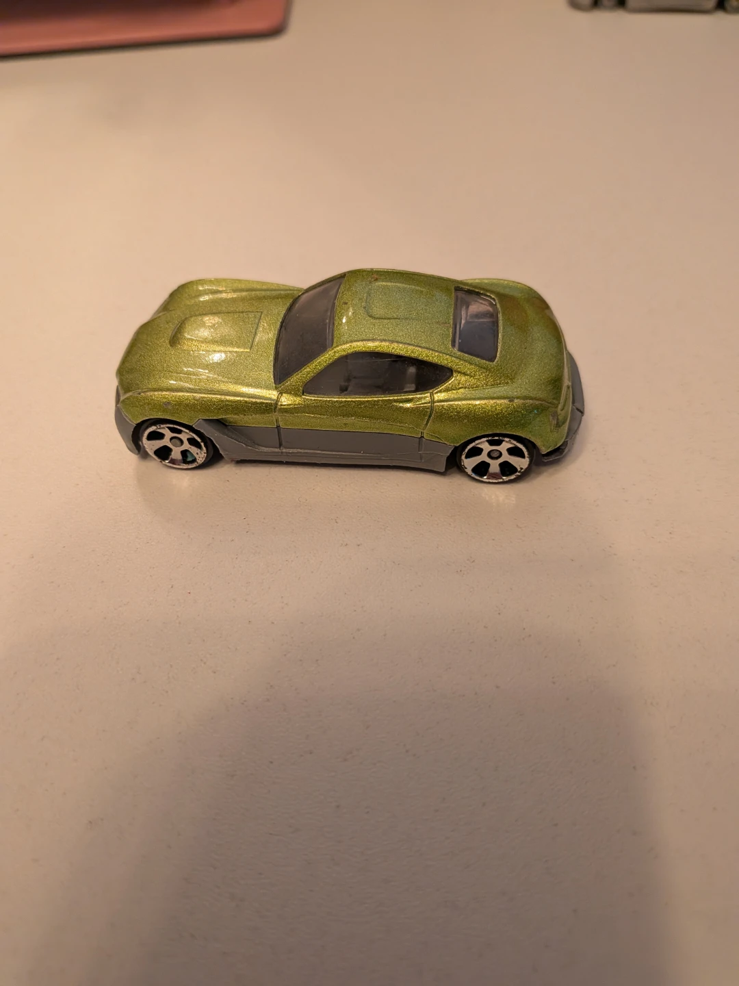 Green Hot Wheels die-cast toy car - photo 3