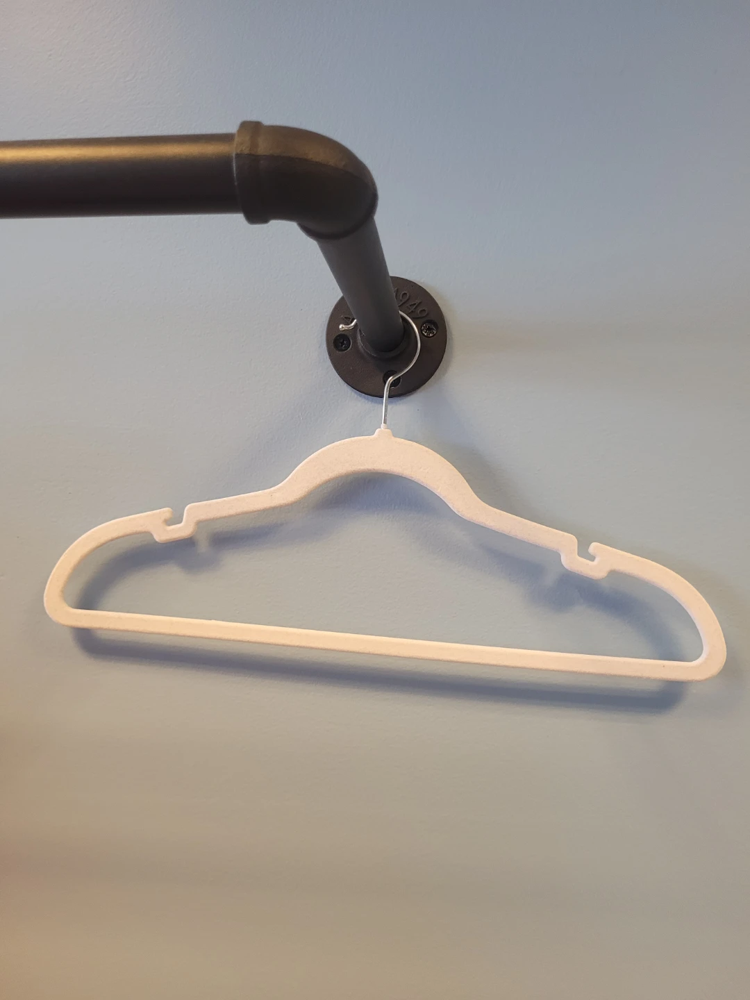 Velvet Non-Slip Hangers  - LIKE NEW!!! - photo 5