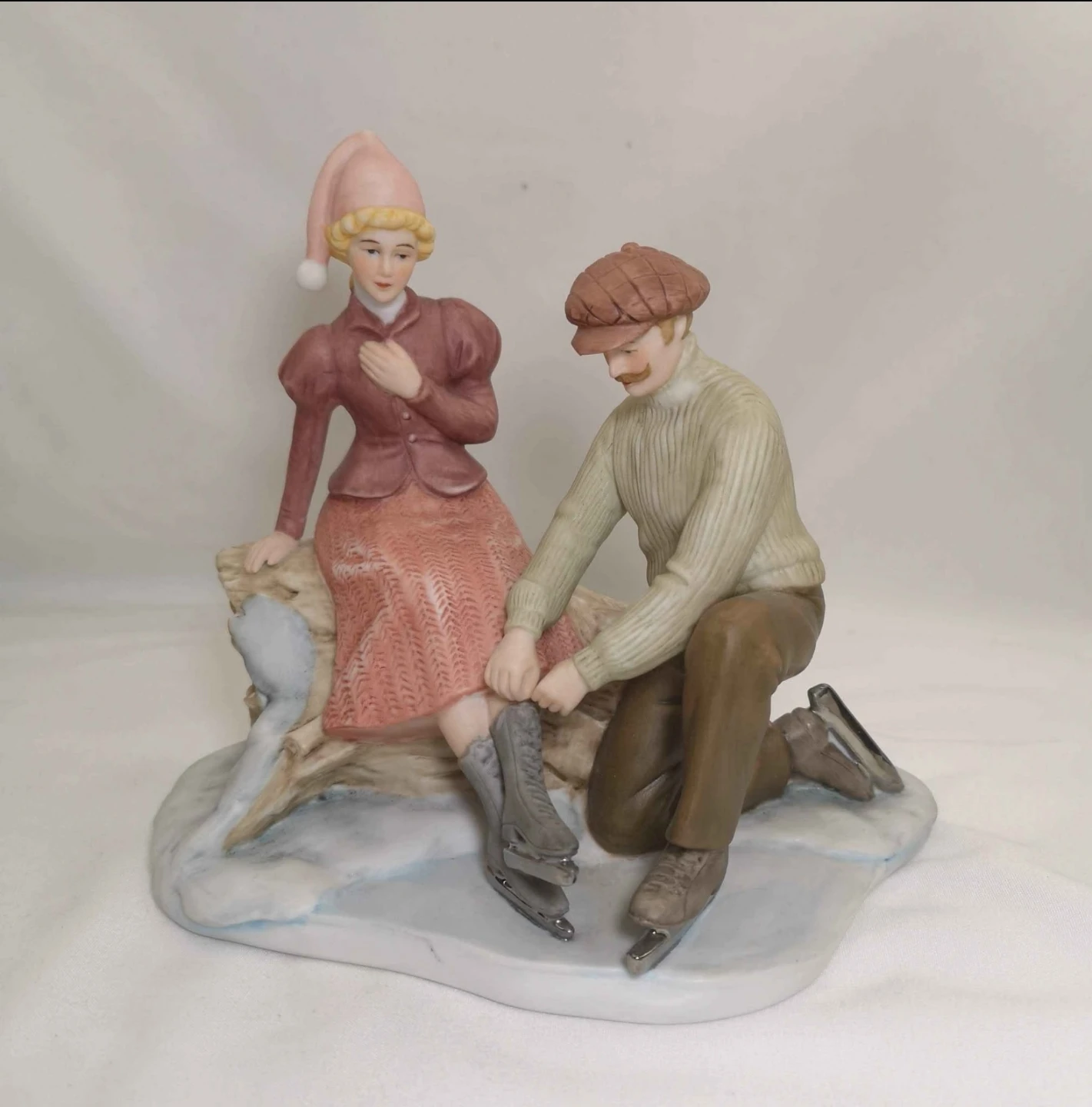 Enesco Treasured Memories Ice Skating Figurine