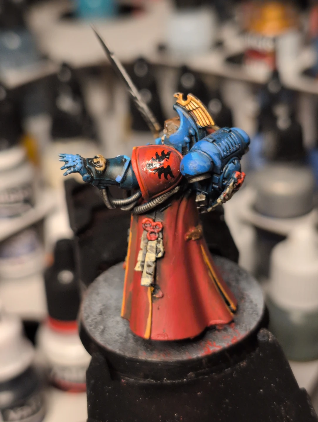 Warhammer 40k Blood Angels Primaris Librarian Miniature - photo 5