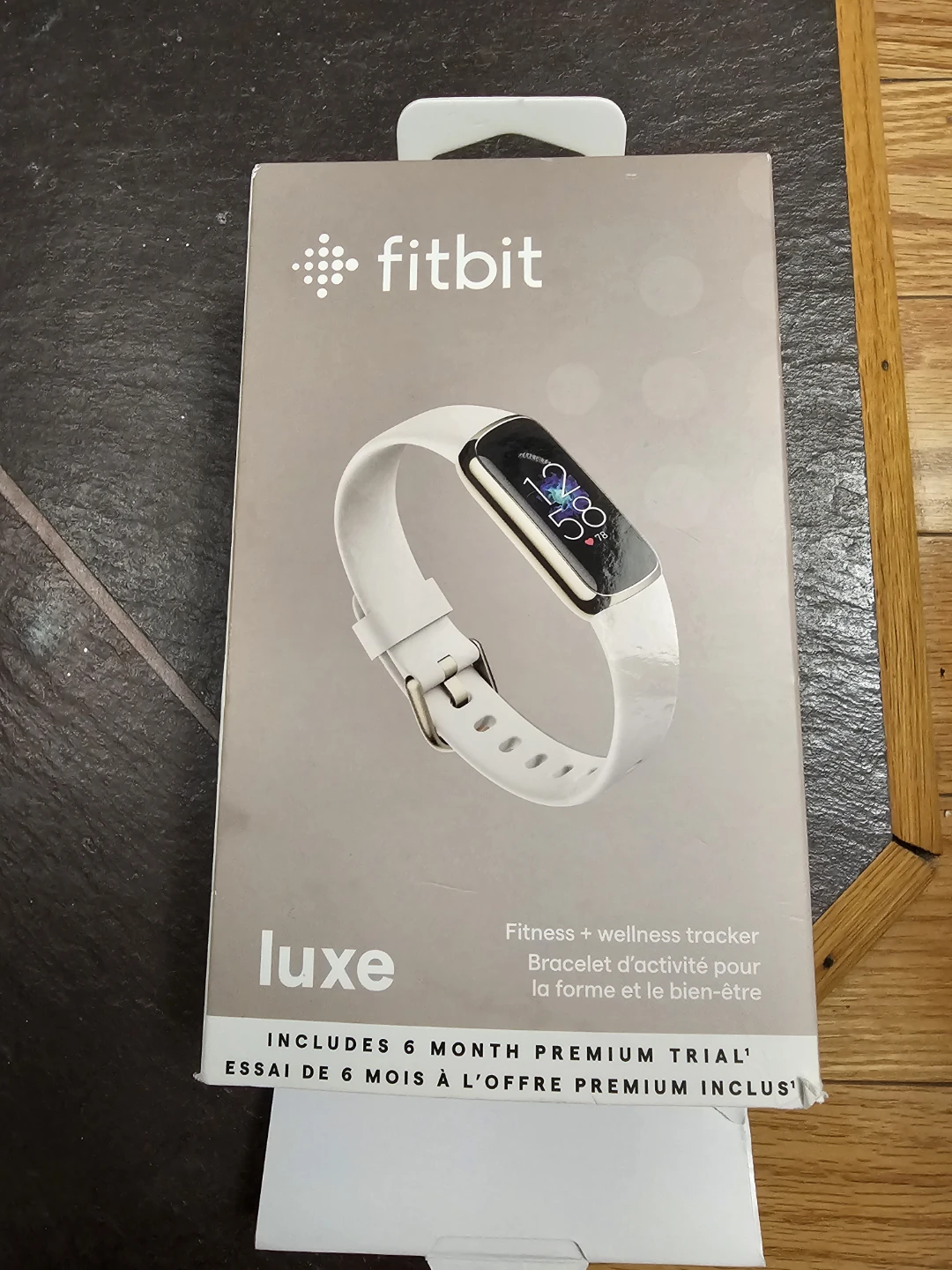 Fitbit Luxe (Soft Gold) Fitness Tracker