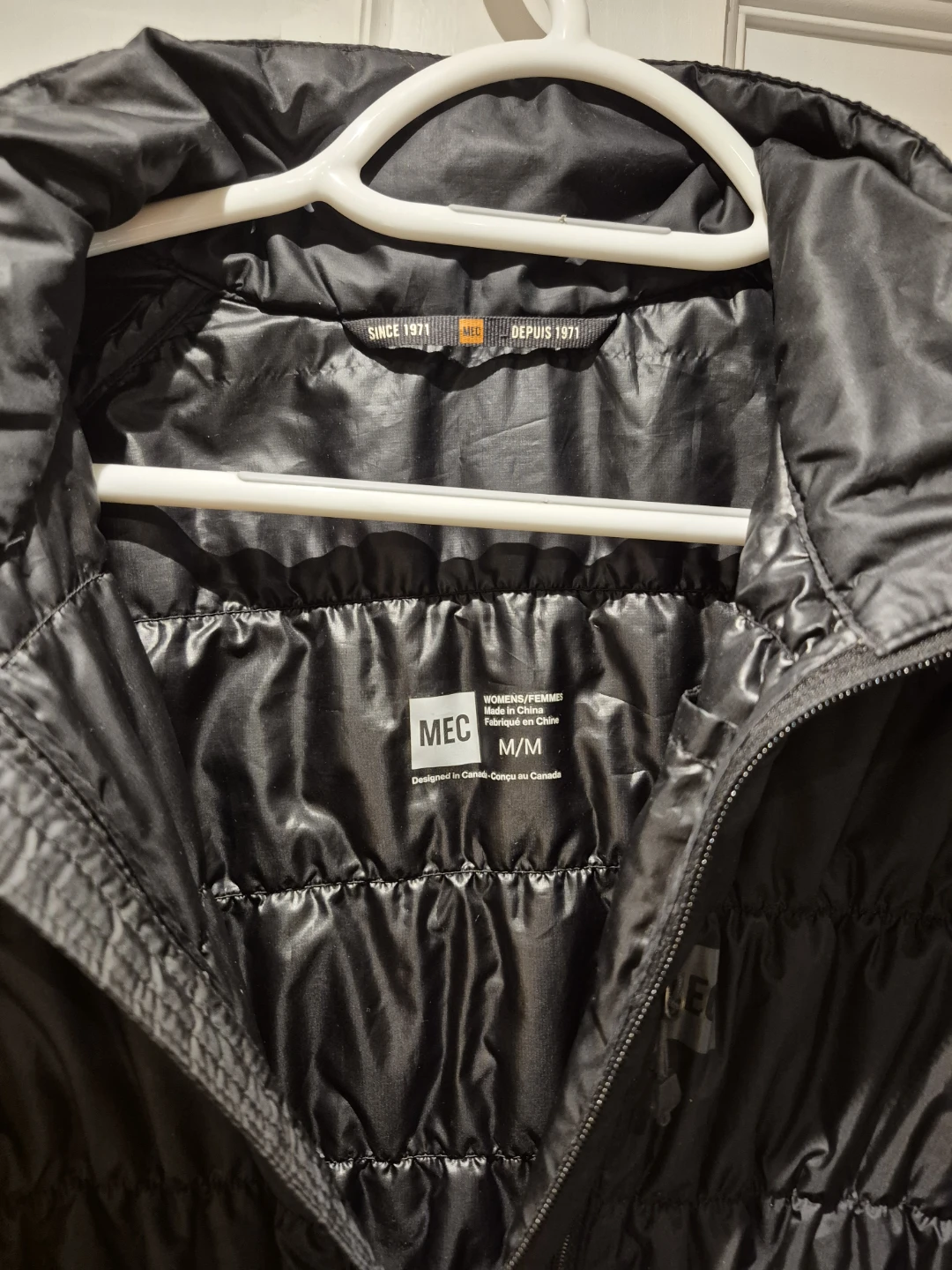 MEC Women's Puffer Jacket - Black - Size Medium - photo 4