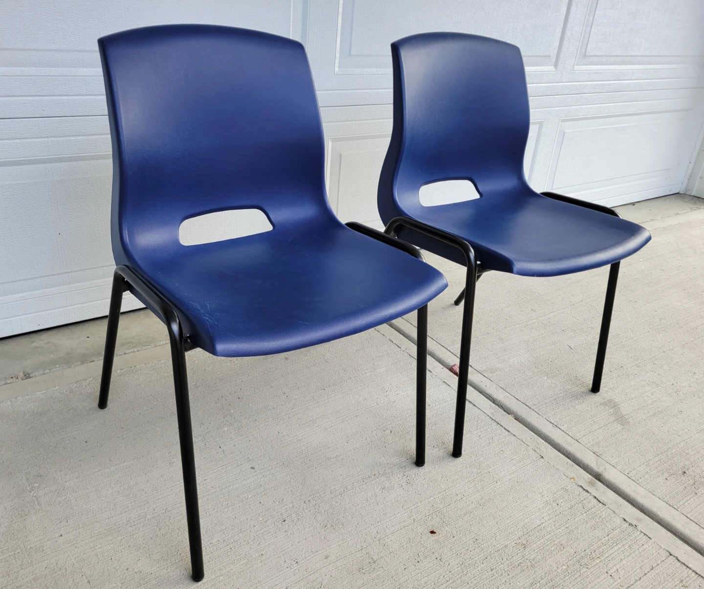 Set of 2 Blue Plastic Stackable Chairs
