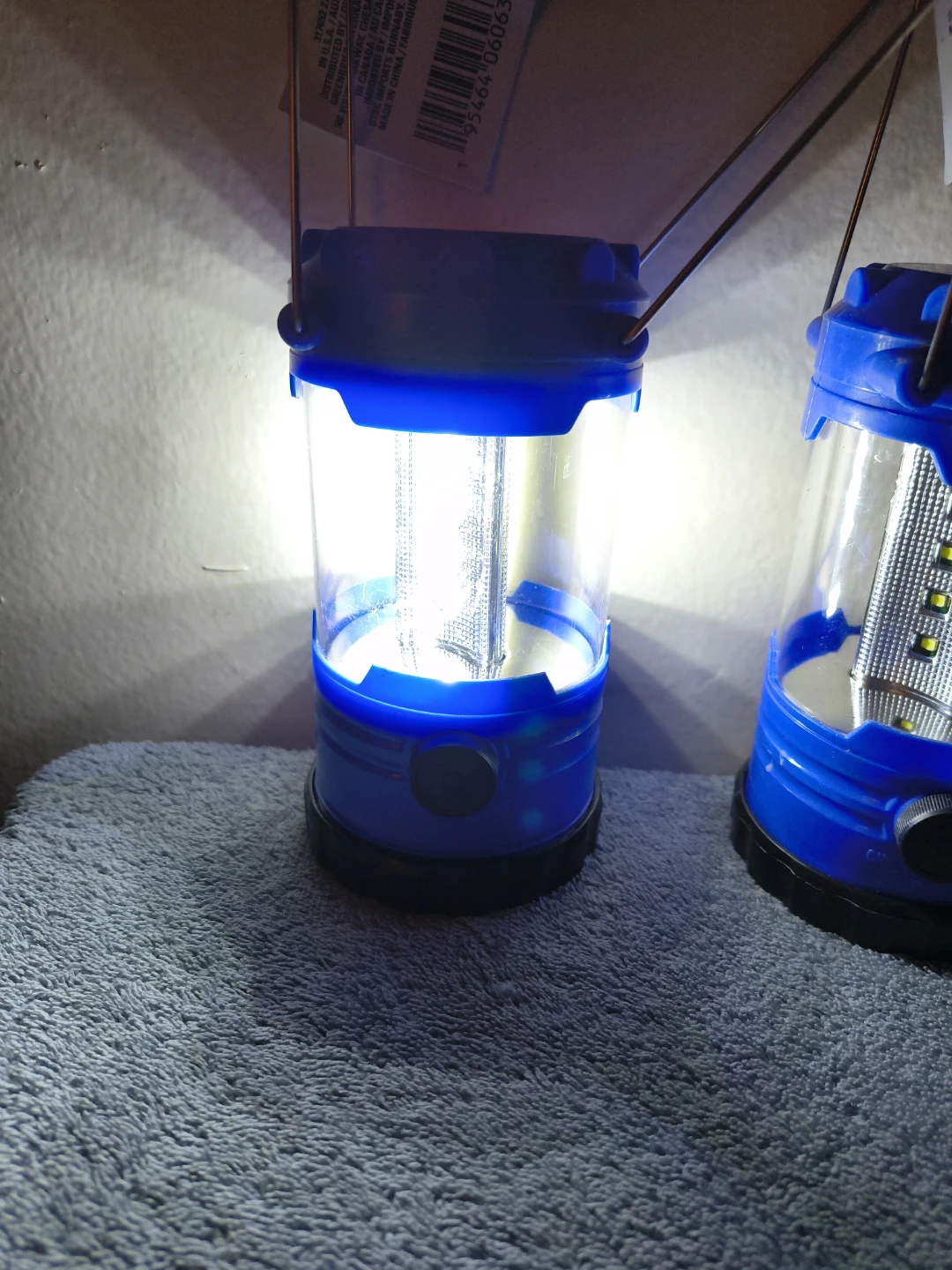 Led lantern 12 led bulbs  3 AAA battery operated - photo 3