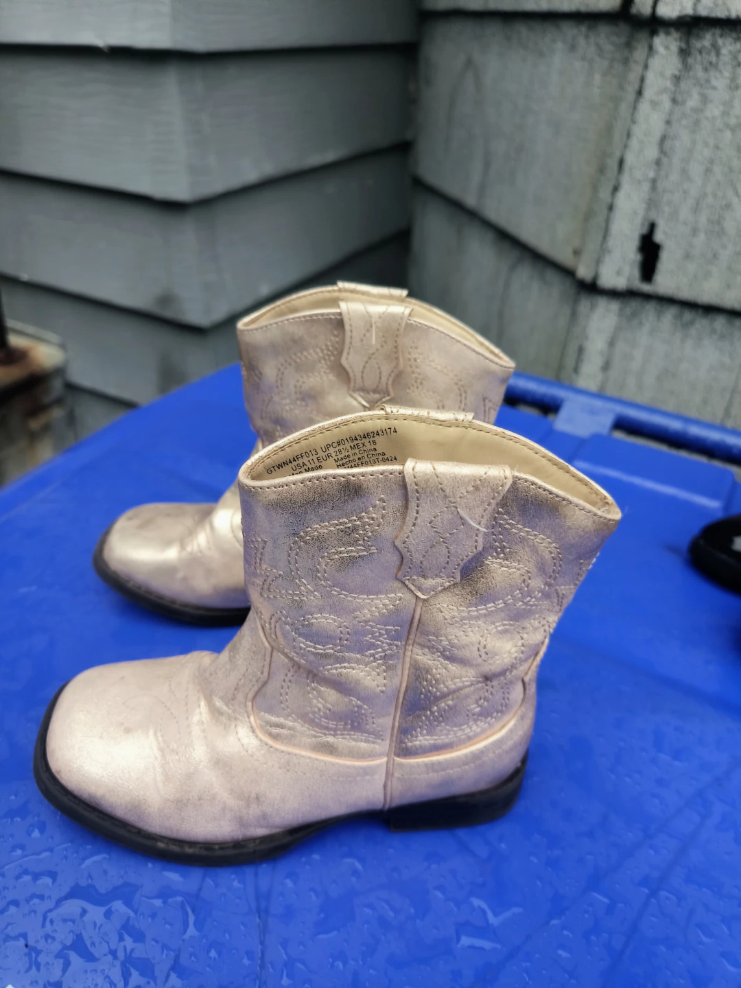 Little Girls cowboy boots size 11.. 4 to 5 years old - photo 2