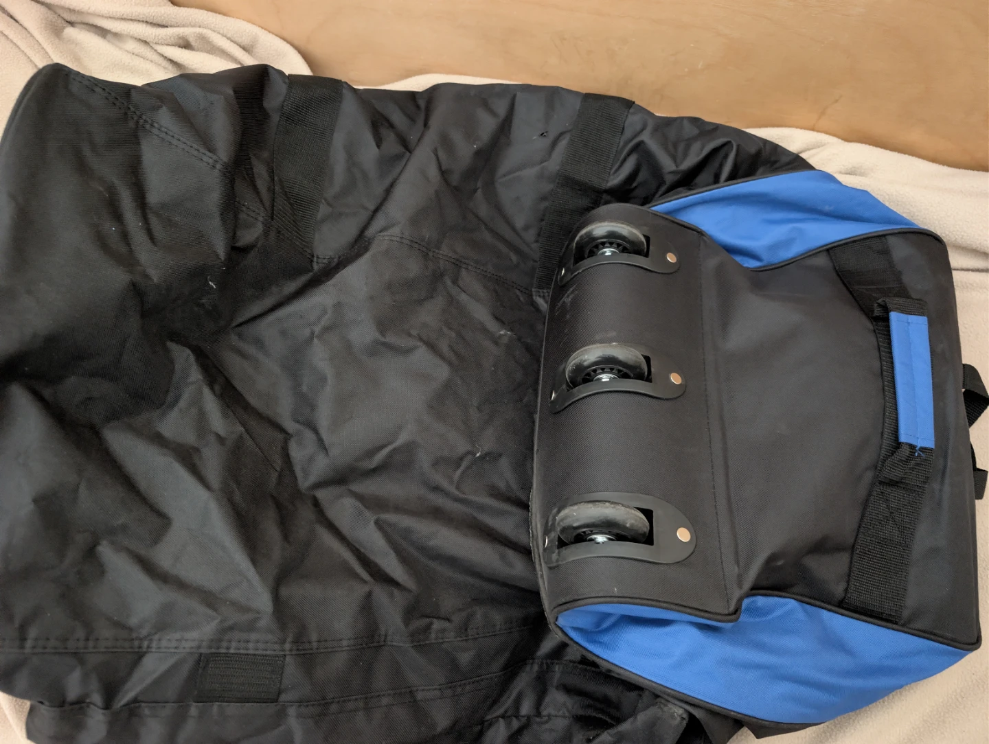 36" DUFFEL BAG FOR SALE - photo 4