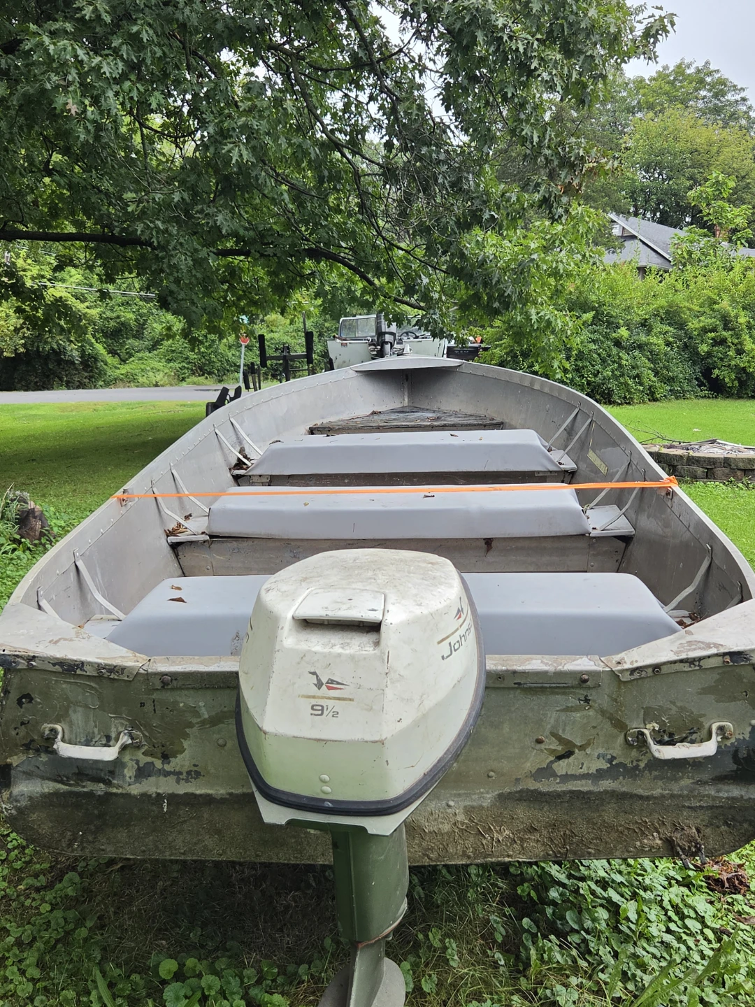 Aluminum Fishing Boat with Johnson 9.5 Outboard Motor - photo 3