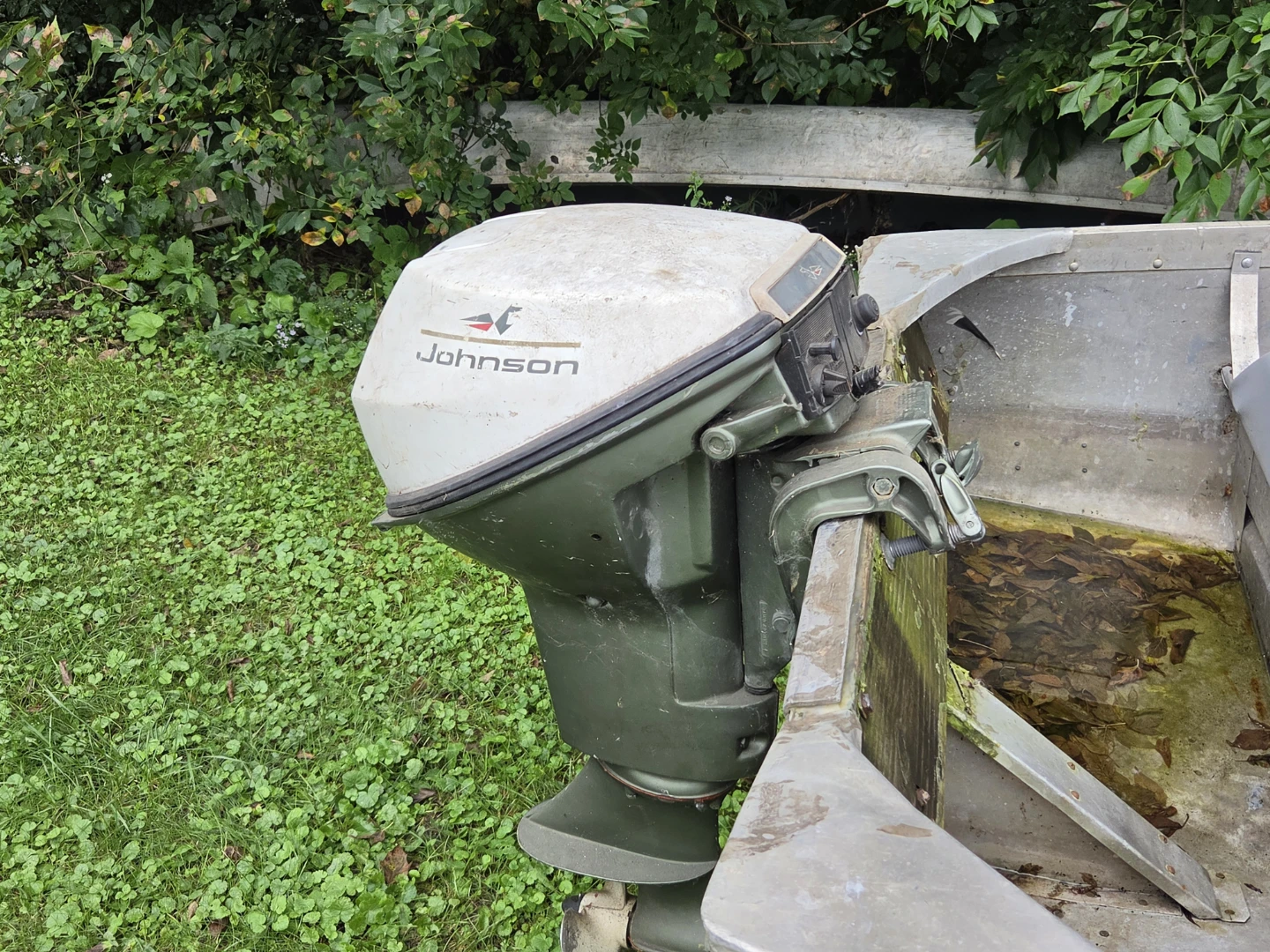 Aluminum Fishing Boat with Johnson 9.5 Outboard Motor - photo 4