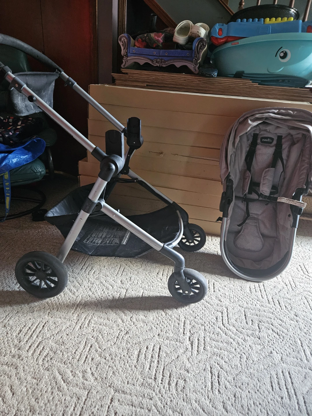 Evenflo stroller with modular seat