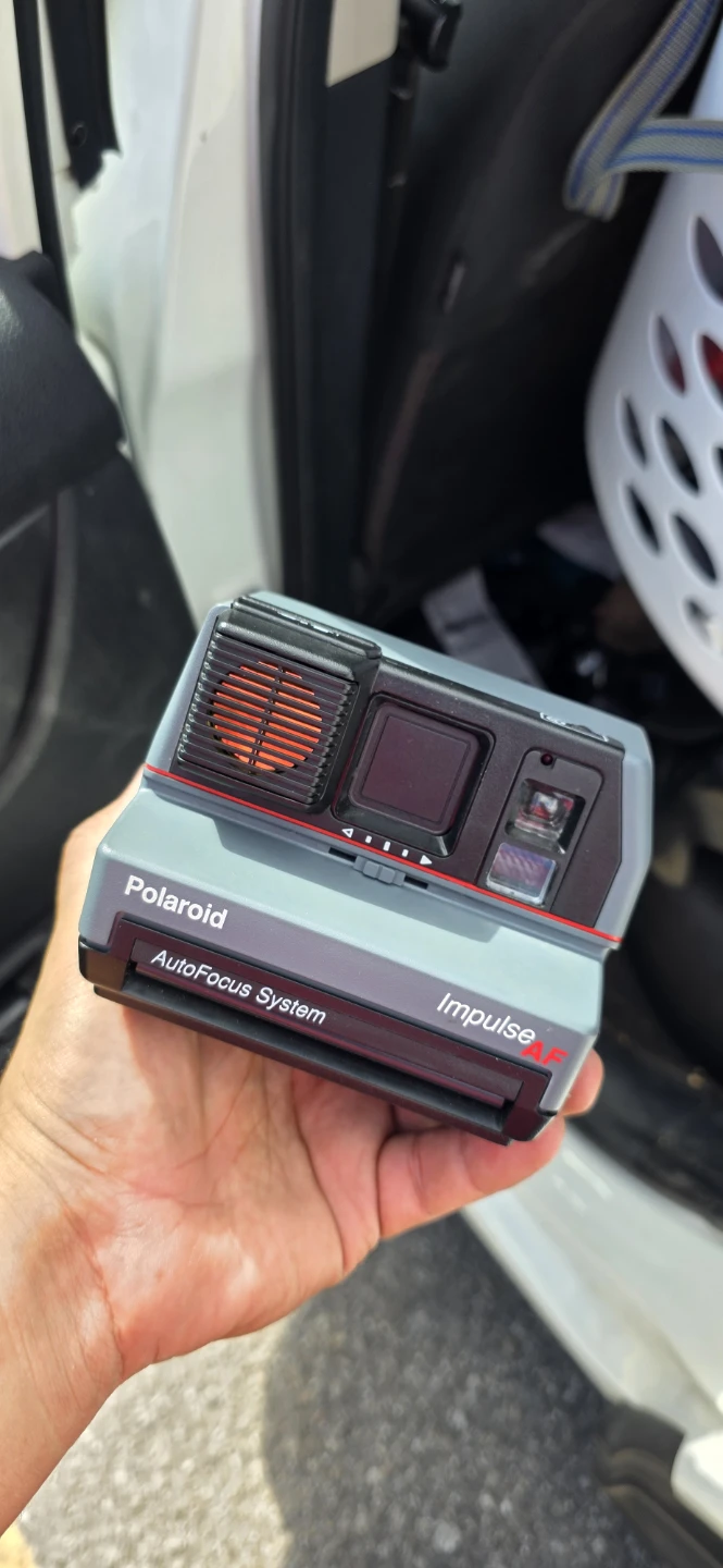 Polaroid Impulse AF Instant Camera - photo 2