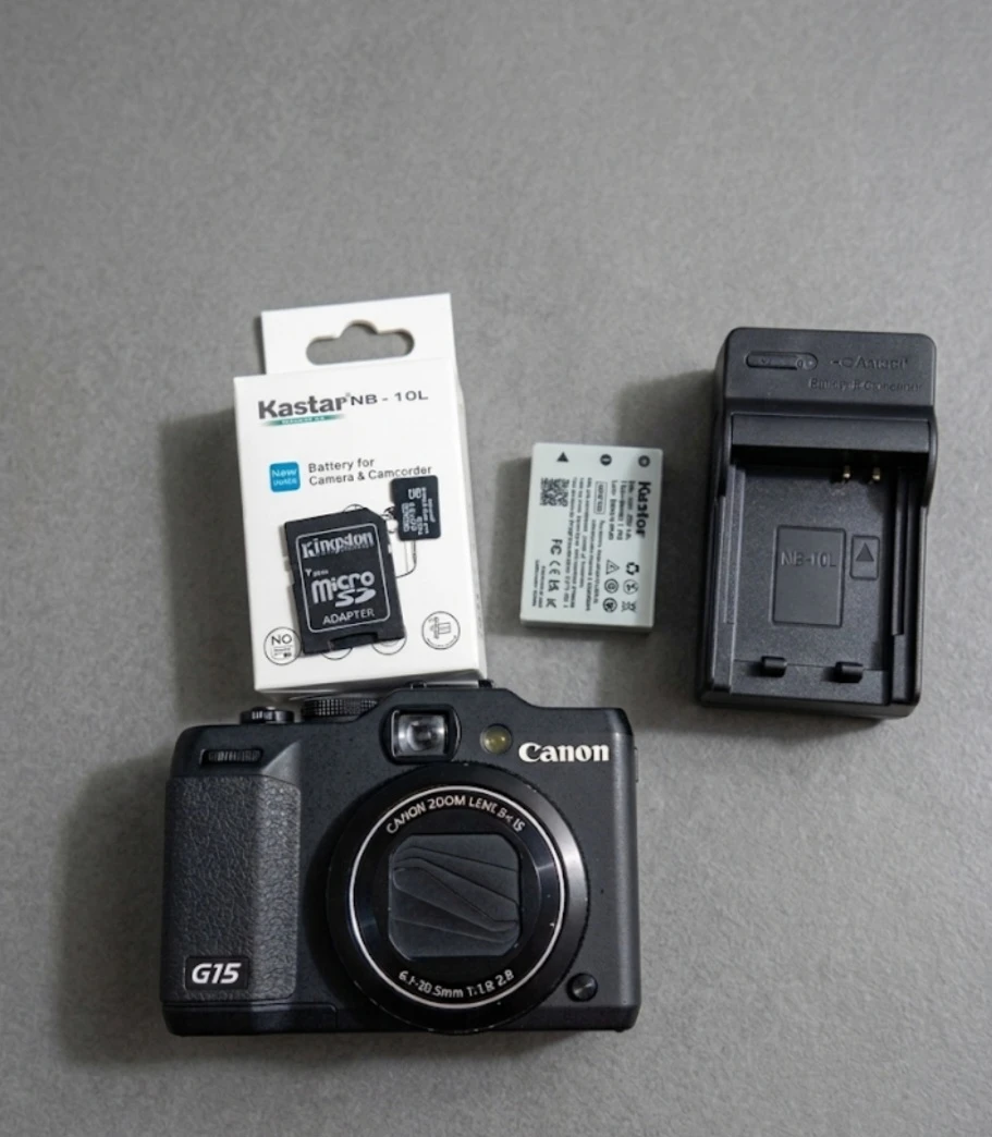 Canon G15 Camera  / 2 batteries 🔋/ 128gb microsd.