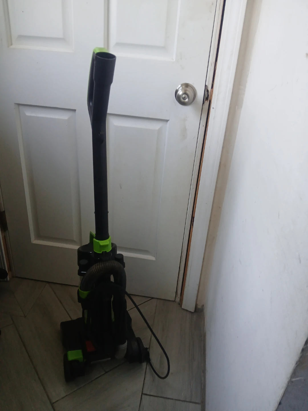 Bissell PowerForce Compact Turbo Vacuum - photo 4