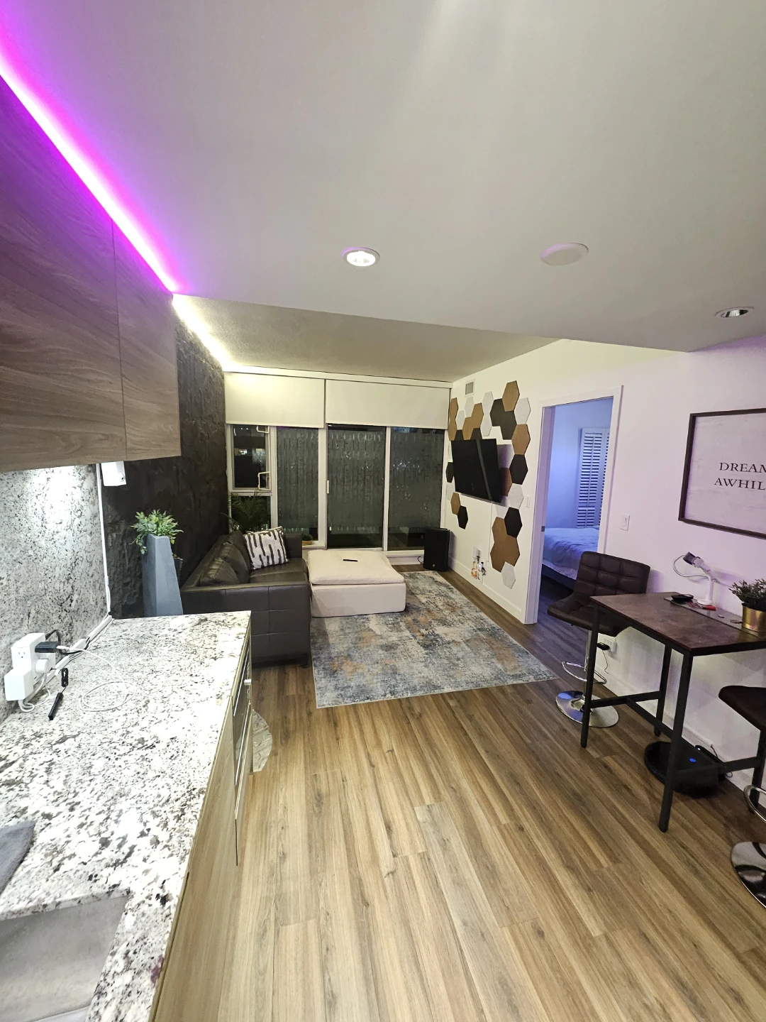 One bedroom condo for rent - photo 2
