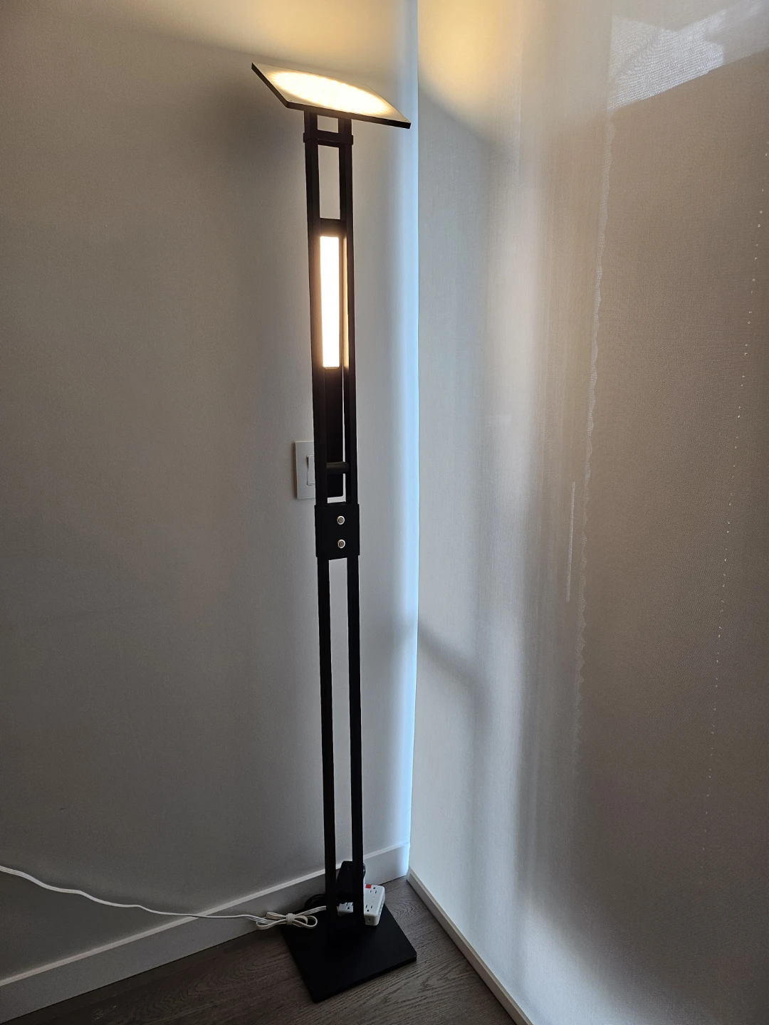 Black LED Floor Lamp / Dimmable Uplight & Reading Light