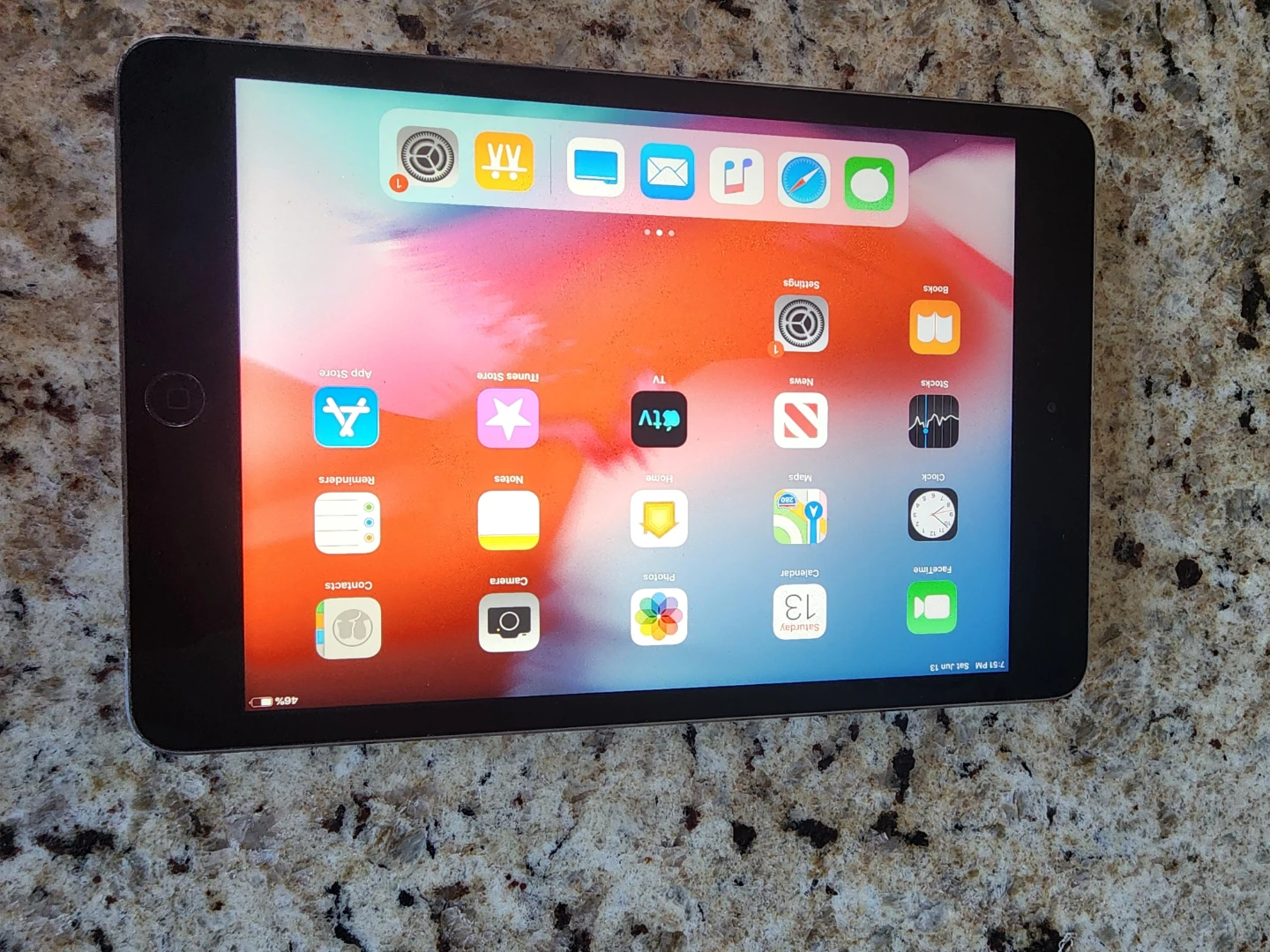Apple iPad mini 4 like new