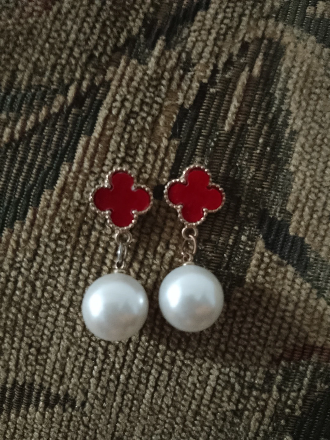 Clover and Pearl Drop Earrings