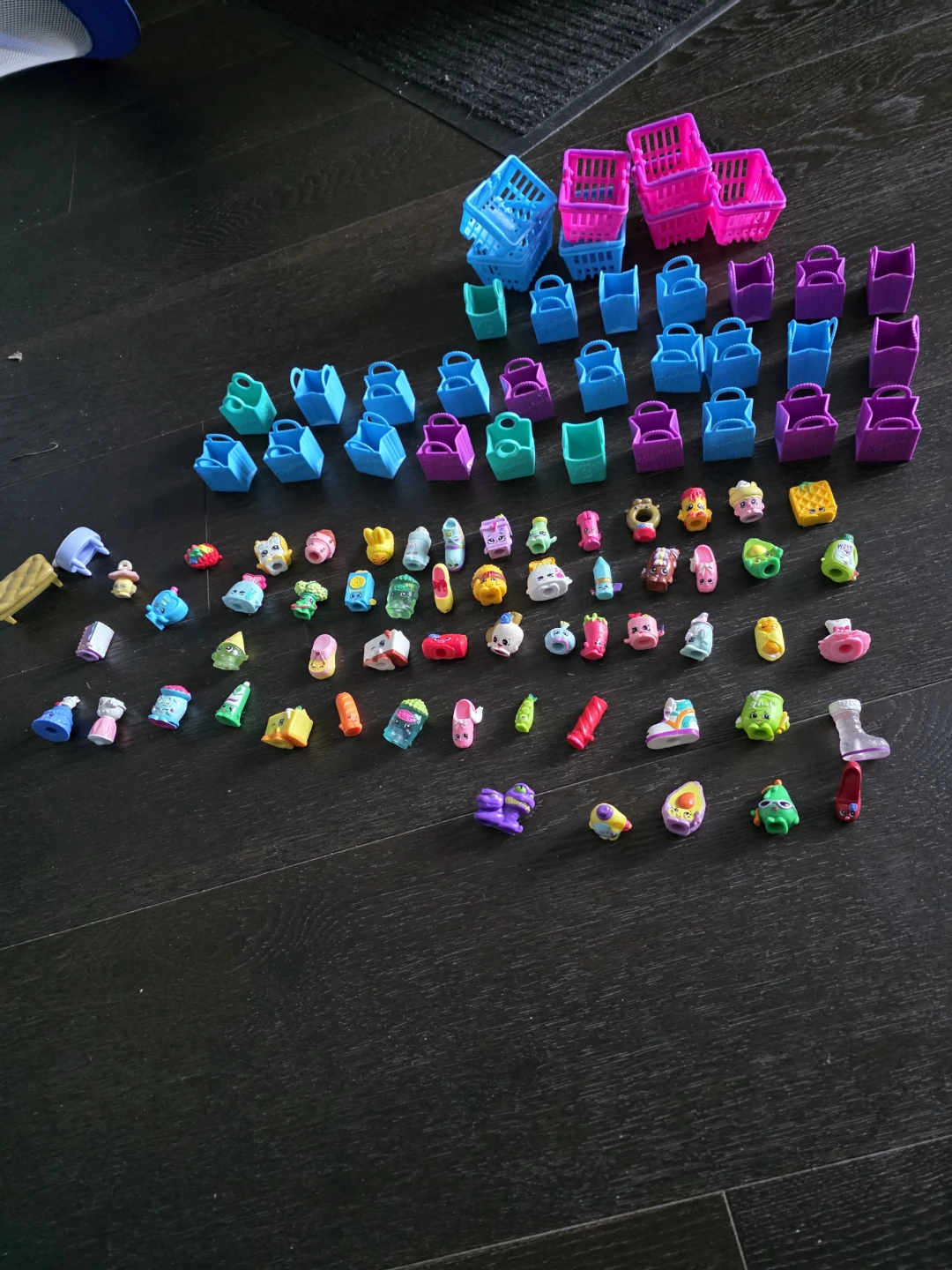 Large Shopkins Collection – 50+ Figures, Bags & Baskets - photo 2