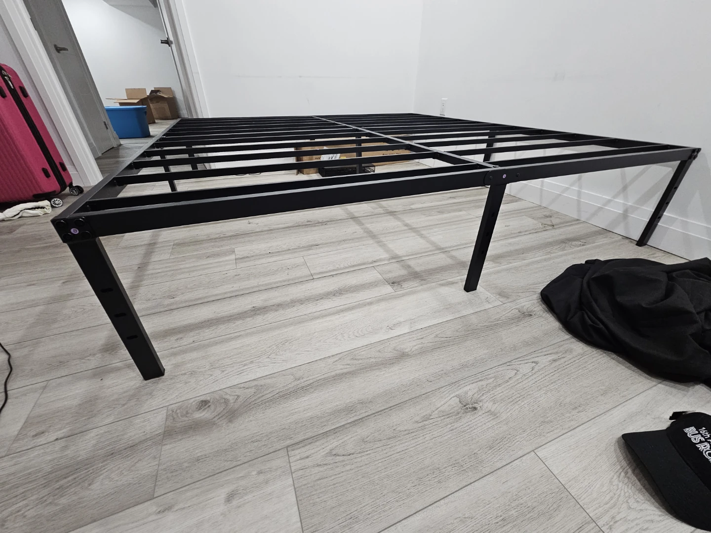 Upcanso 16" King Size Modern Metal Bed Frame. - photo 3