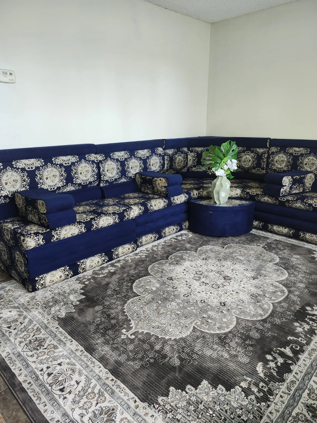 Sofa - photo 2