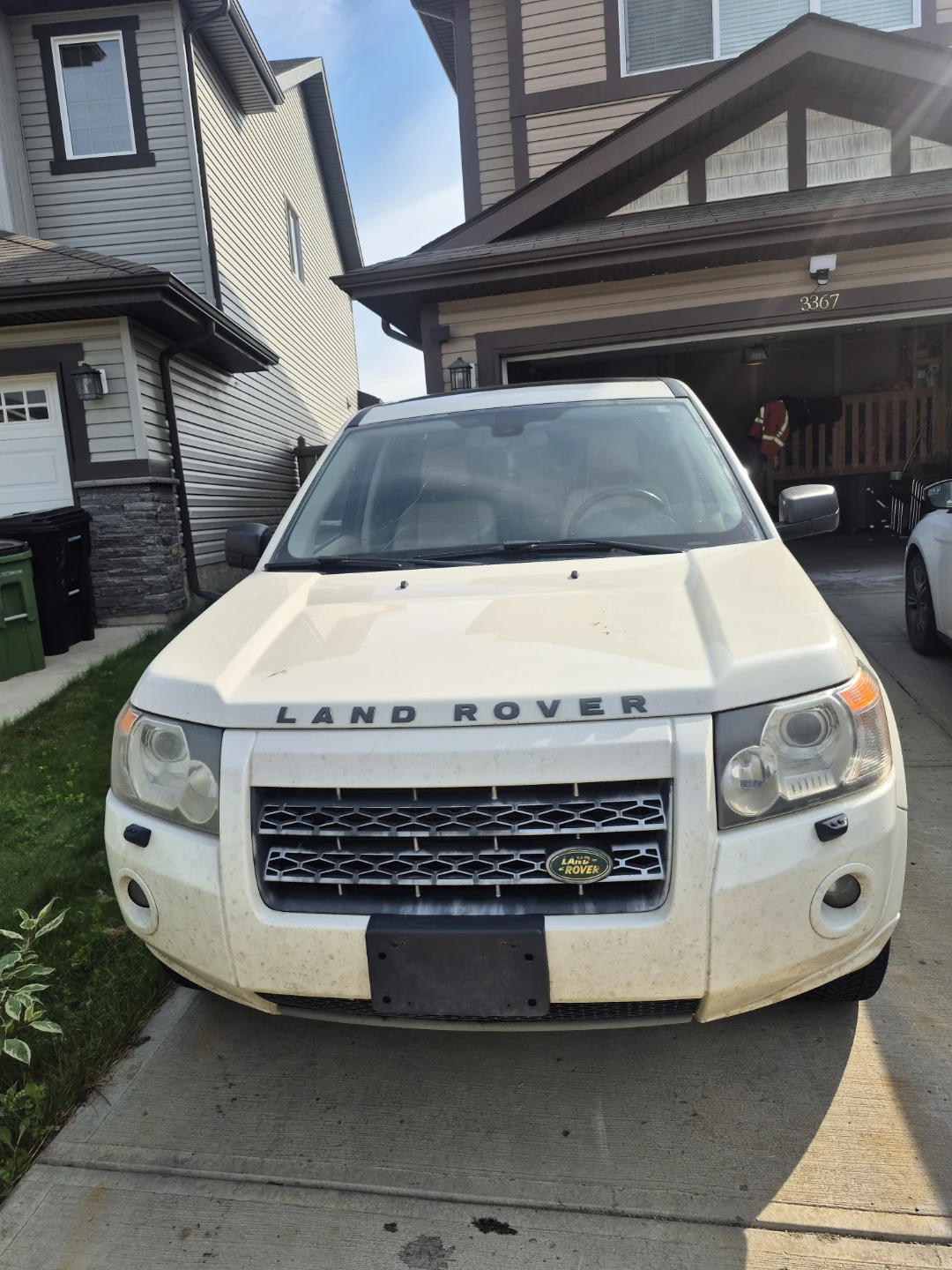 Land Rover LR2 SUV - photo 2