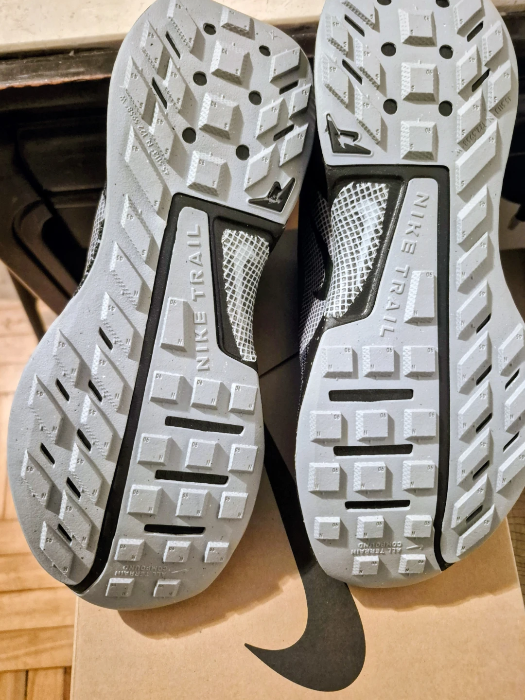 BNIB)Nike Size 7 Trail 3 Wmns Running Shoes - photo 2