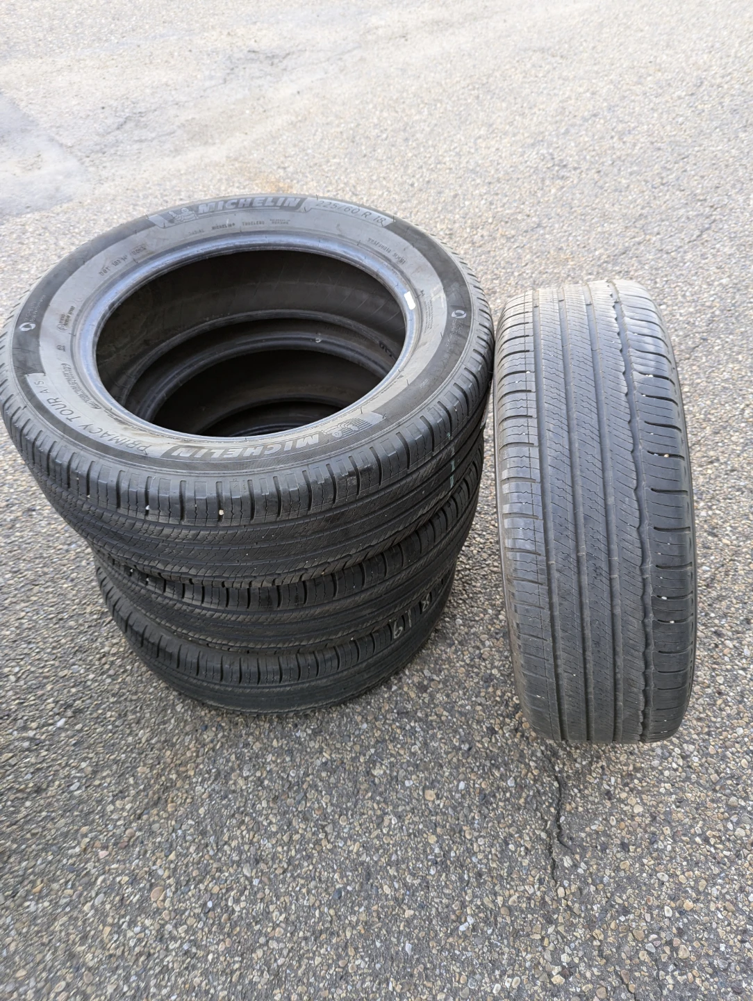 225/60R18  Michelin Primacy Tour A/S Tires
