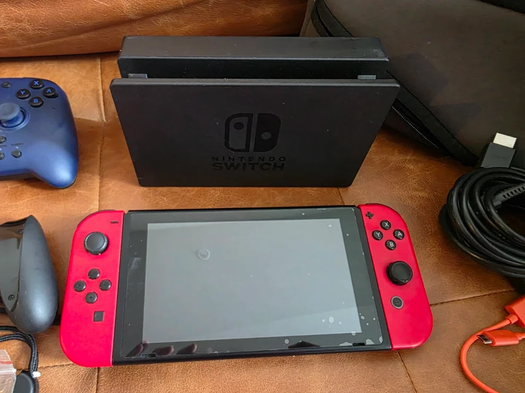Nintendo Switch Console BUNDLE - EUC - photo 2