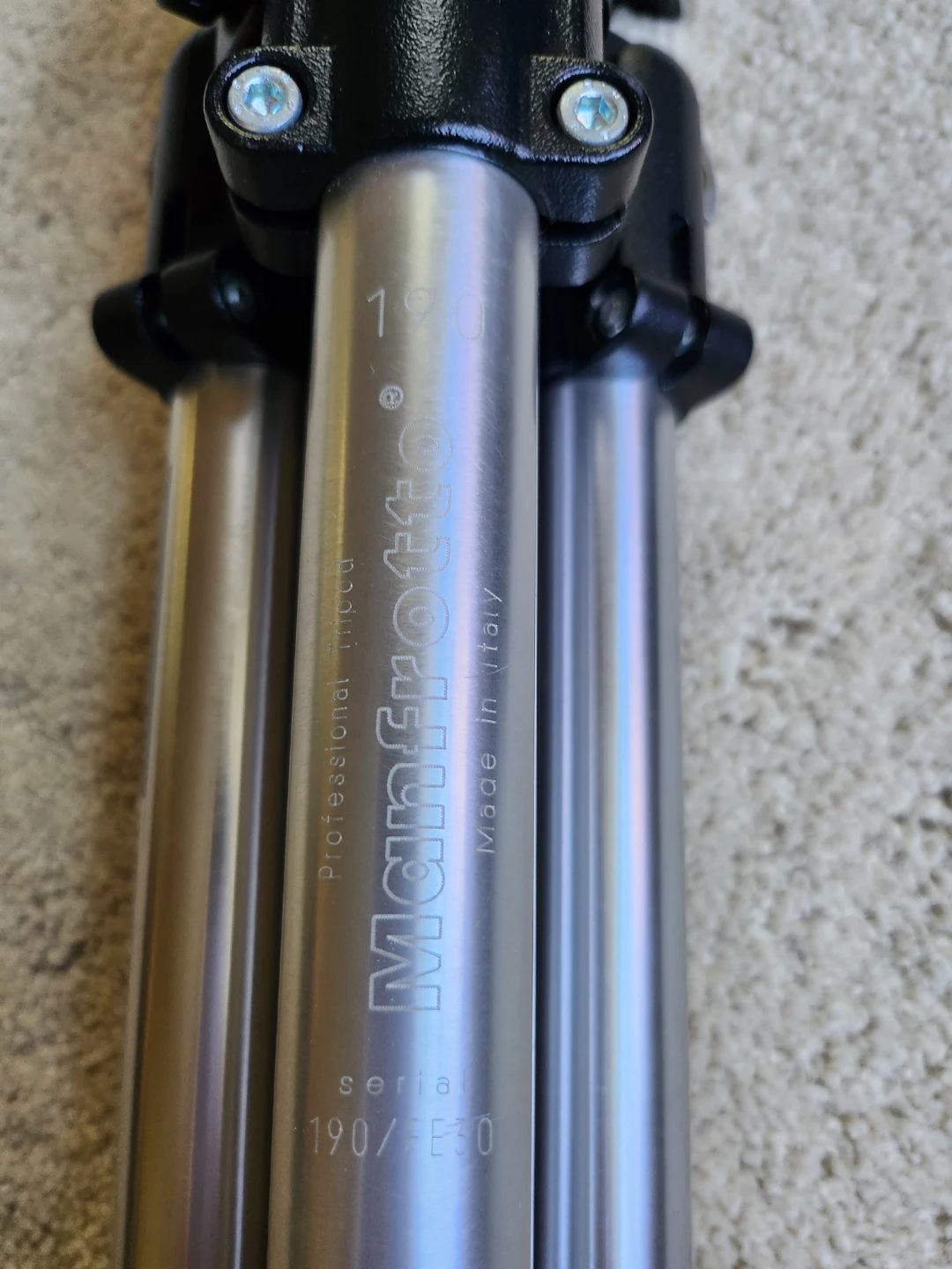 Manfrotto 190 Professional Tripod - photo 5