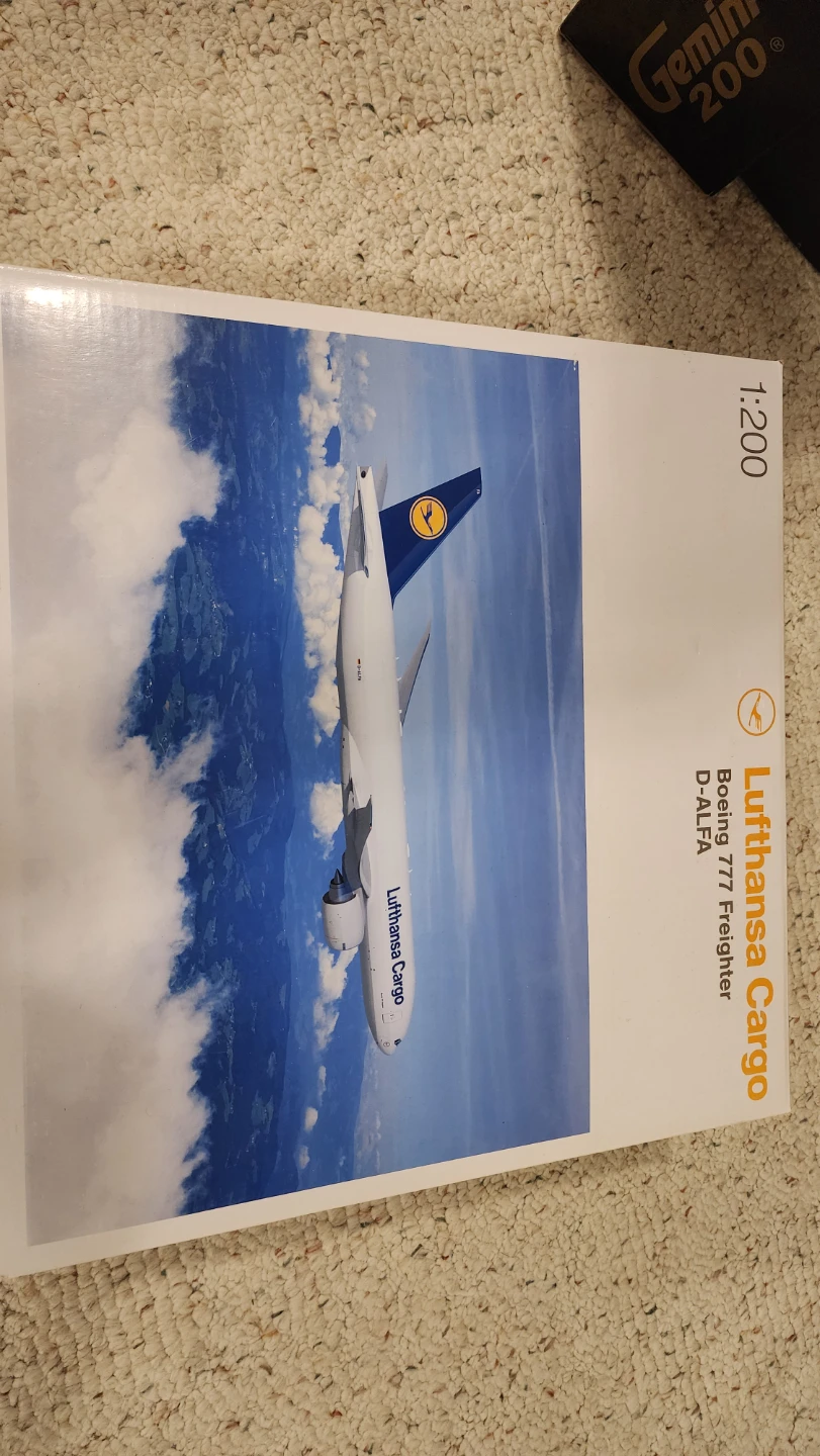 Gemini200 Lufthansa Cargo Boeing 777 Freighter 1:200