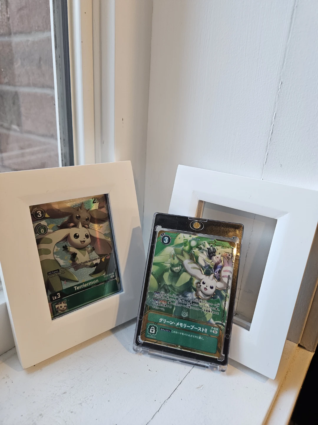 Digimon tcg terriermon lot with tcg wall frames, magnetic cases - photo 2