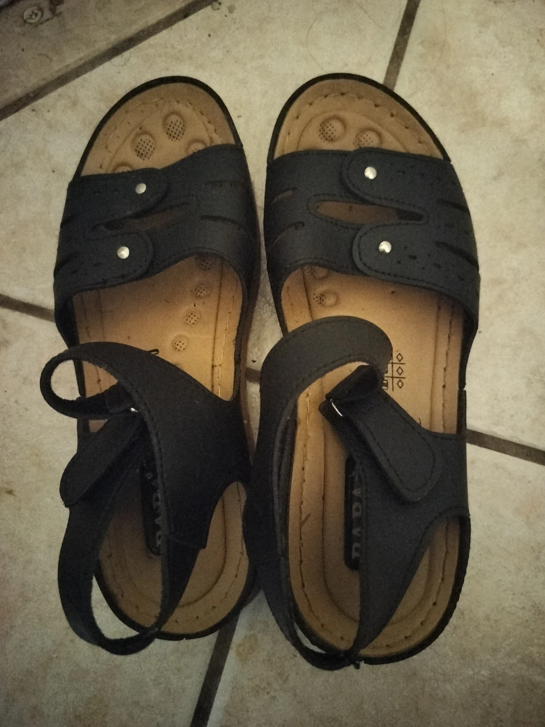🏈 black sandals