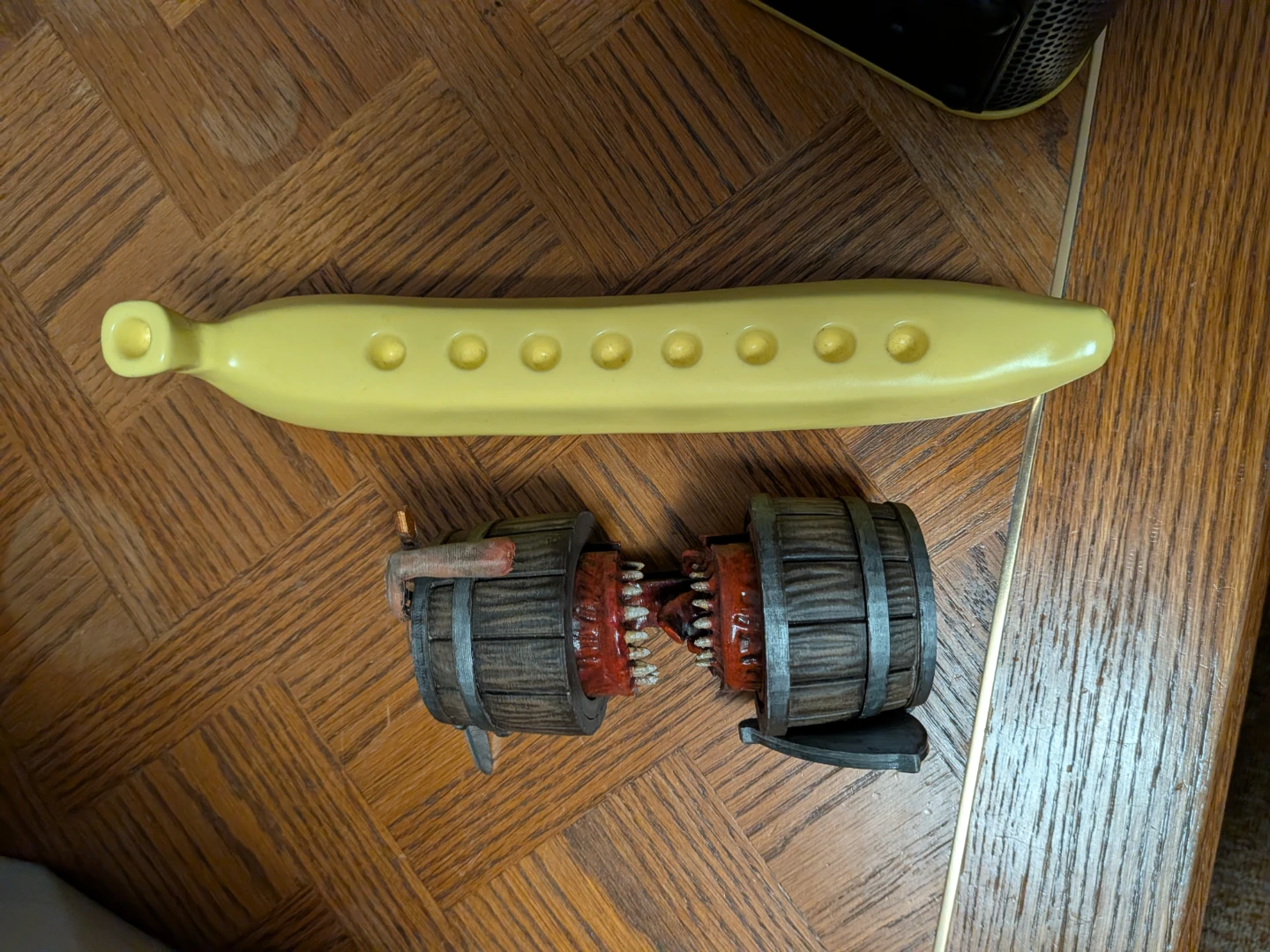 Wooden Barrel Mimic Figurine - photo 4