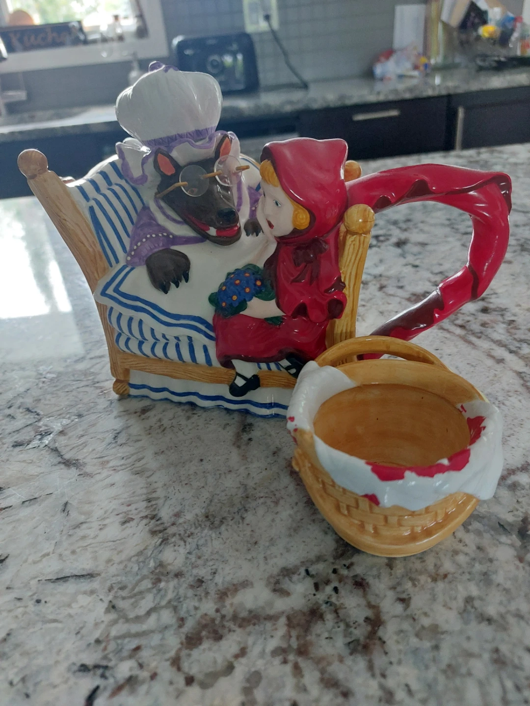 Little Red Riding Hood Novelty Teapot - photo 2