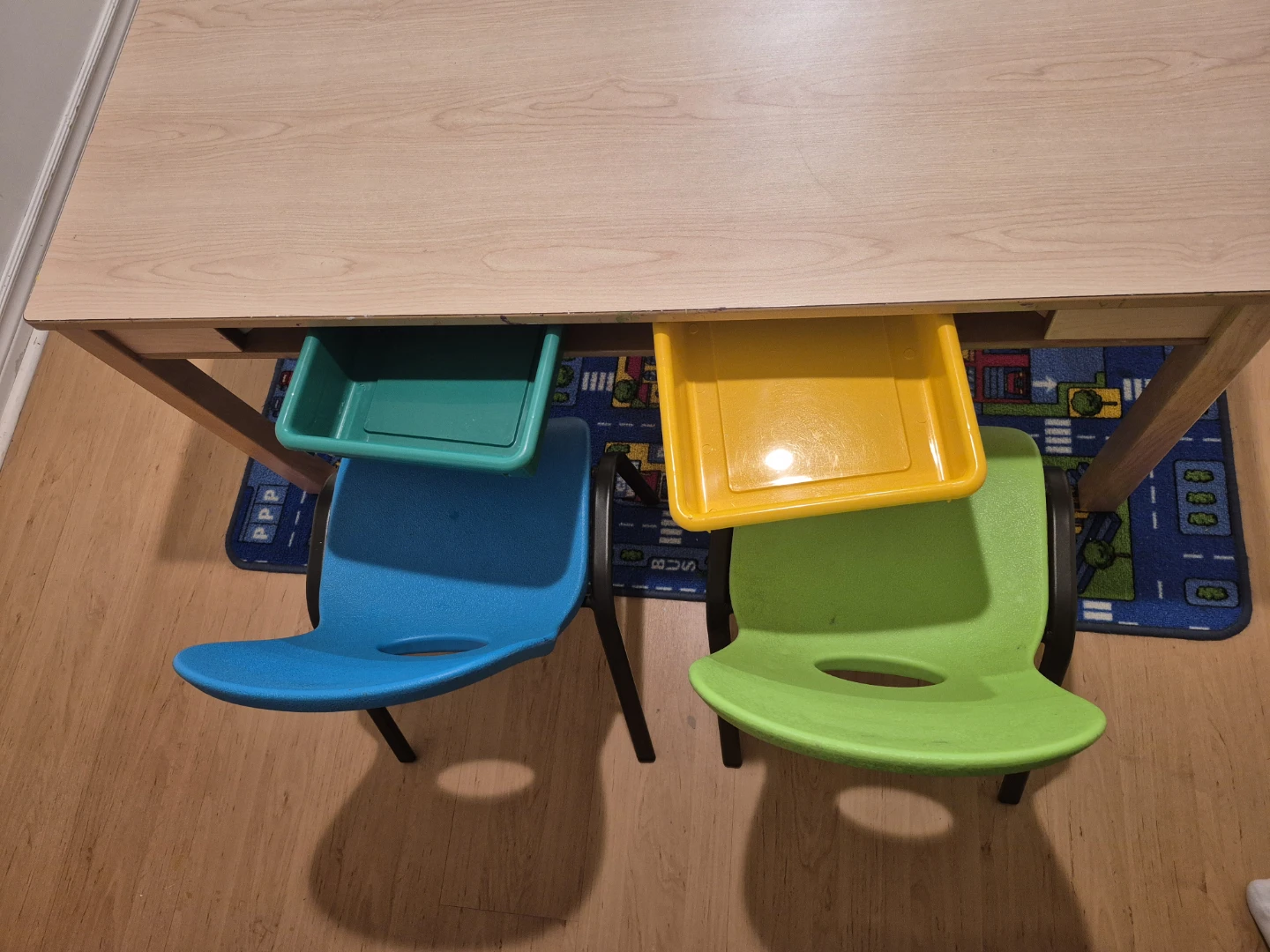 Children's art table with chairs - photo 2