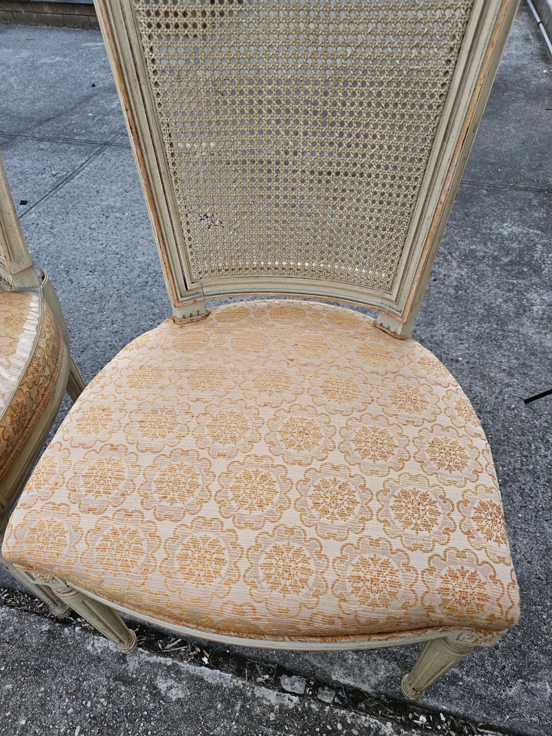 4 vintage caneback chairs - photo 3