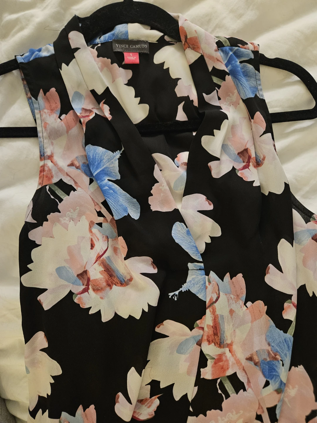 Vince Camuto floral sleeveless blouse - photo 4