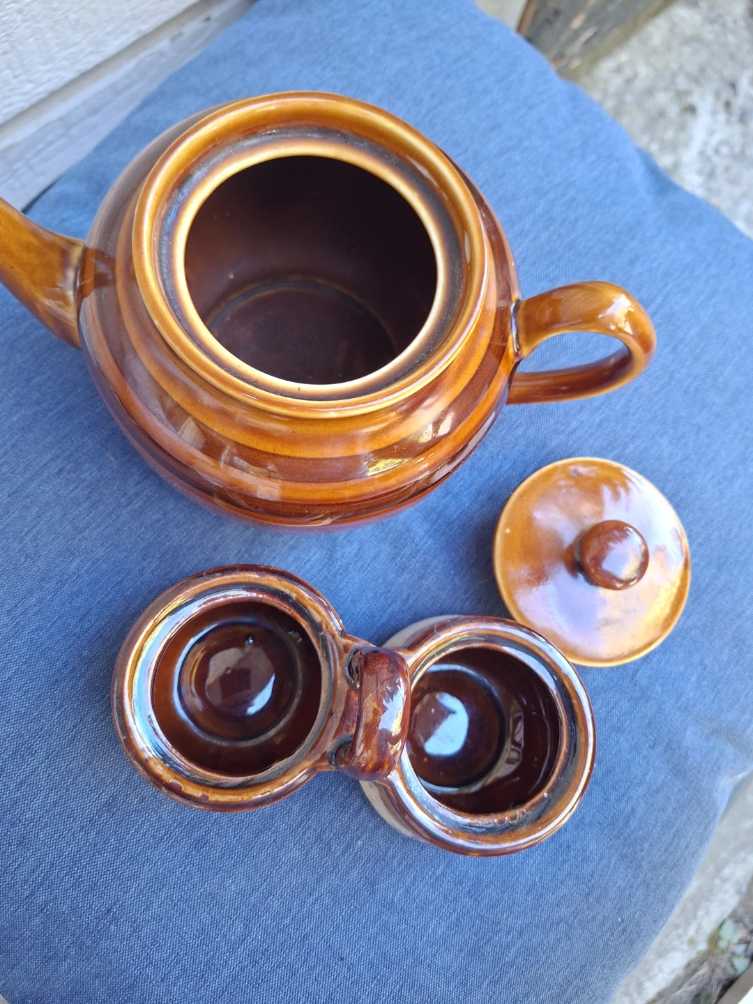 Sadler brown ceramic teapot and dual condiment server - photo 2