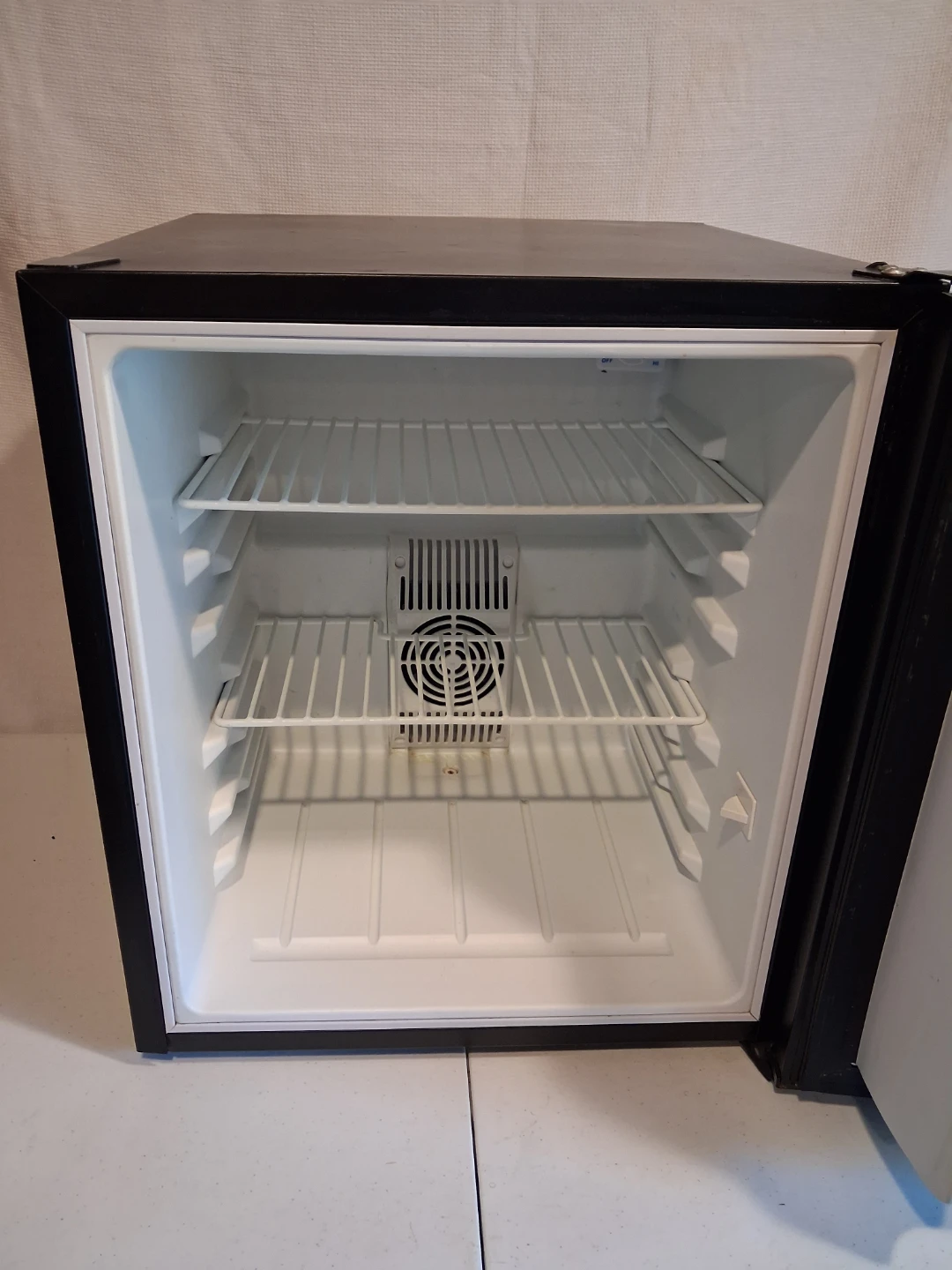Avanti Compact Refrigerator - photo 4
