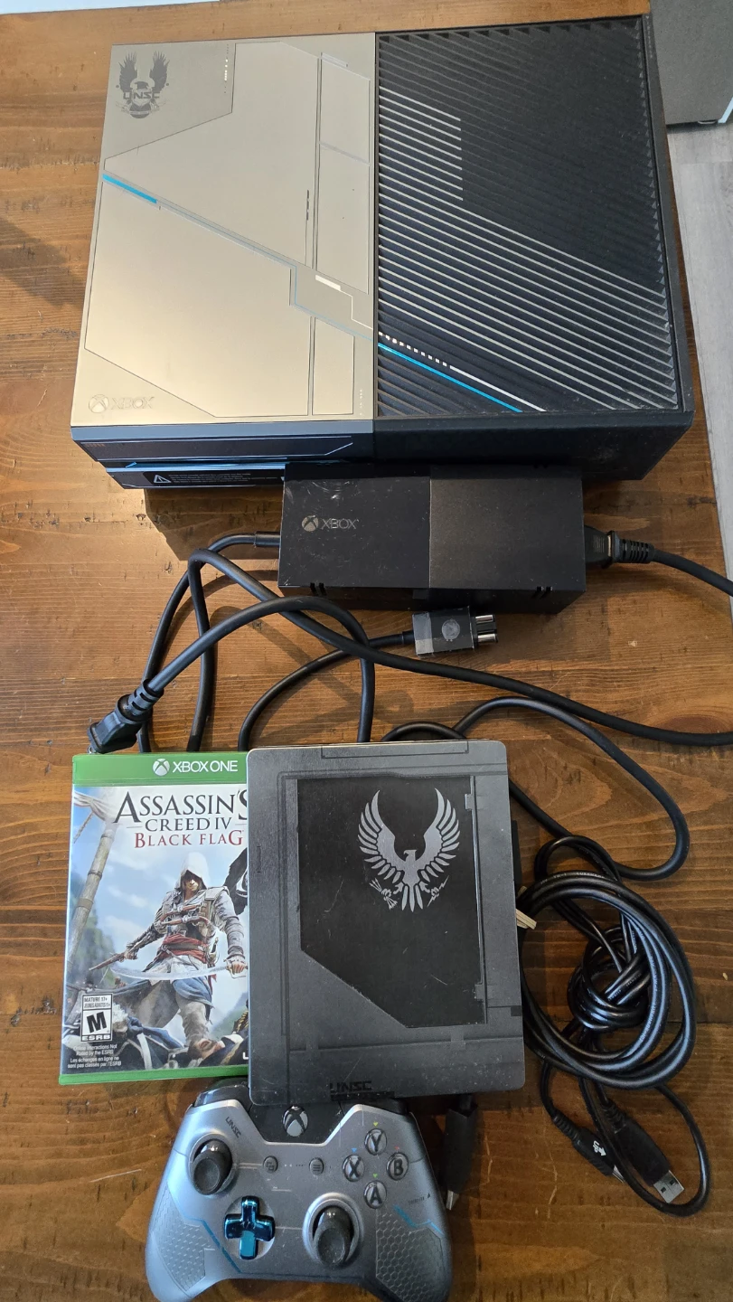 Microsoft Xbox One Halo Limited Edition Console