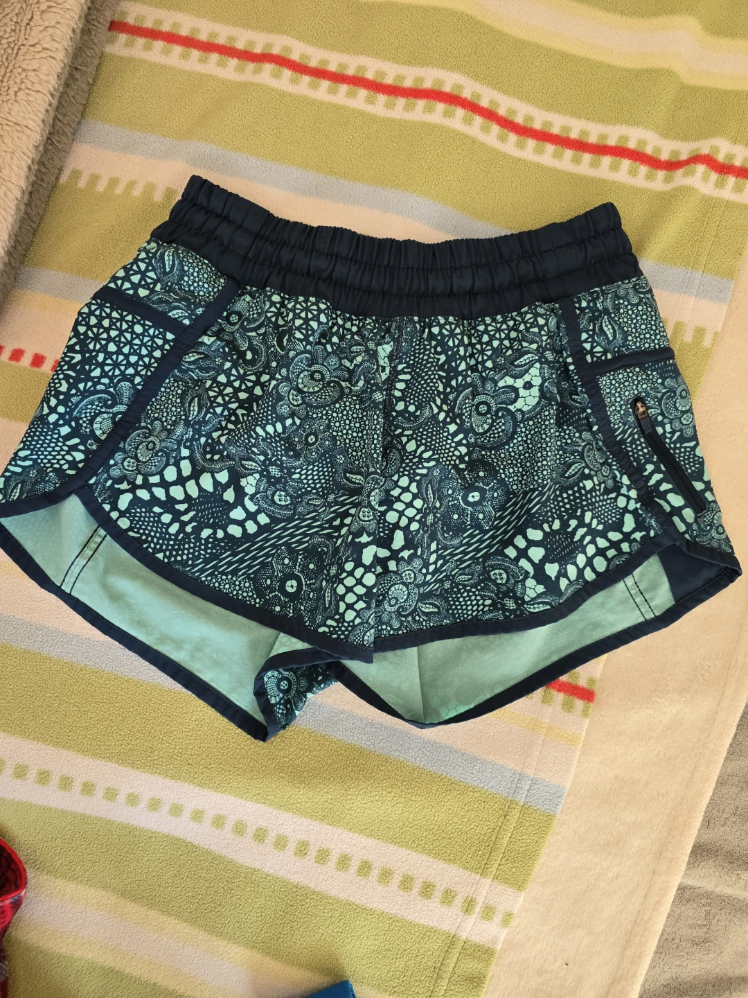 Lululemon Athletic Shorts size 4 - photo 2