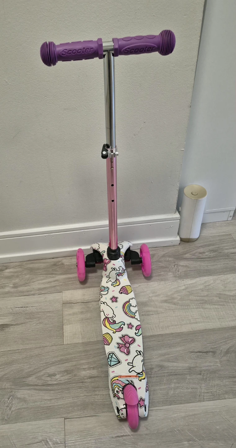 Kids Unicorn 3-Wheel LED Scooter - photo 4