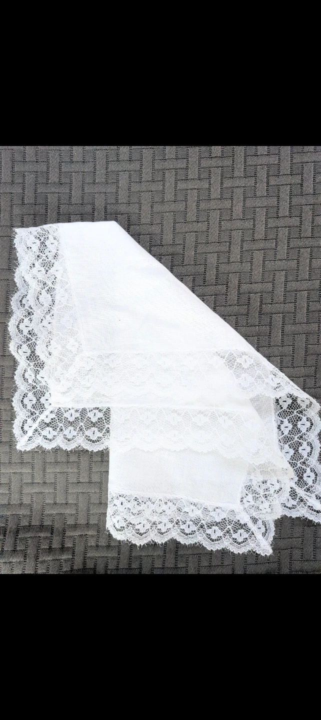 Vintage White Lace Handkerchief - photo 2