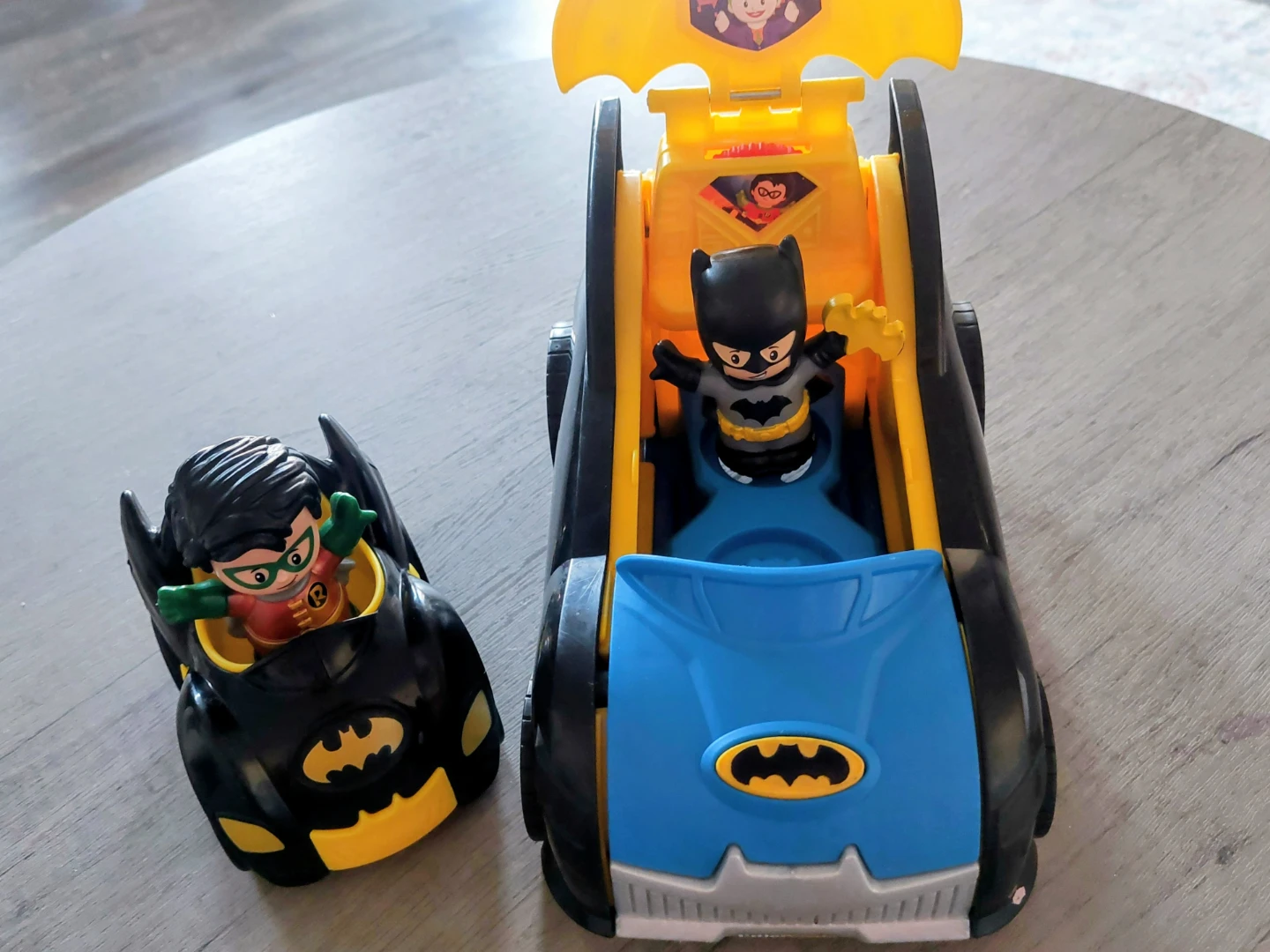 Fisher-Price Little People Batman Batmobile and Playset - photo 2