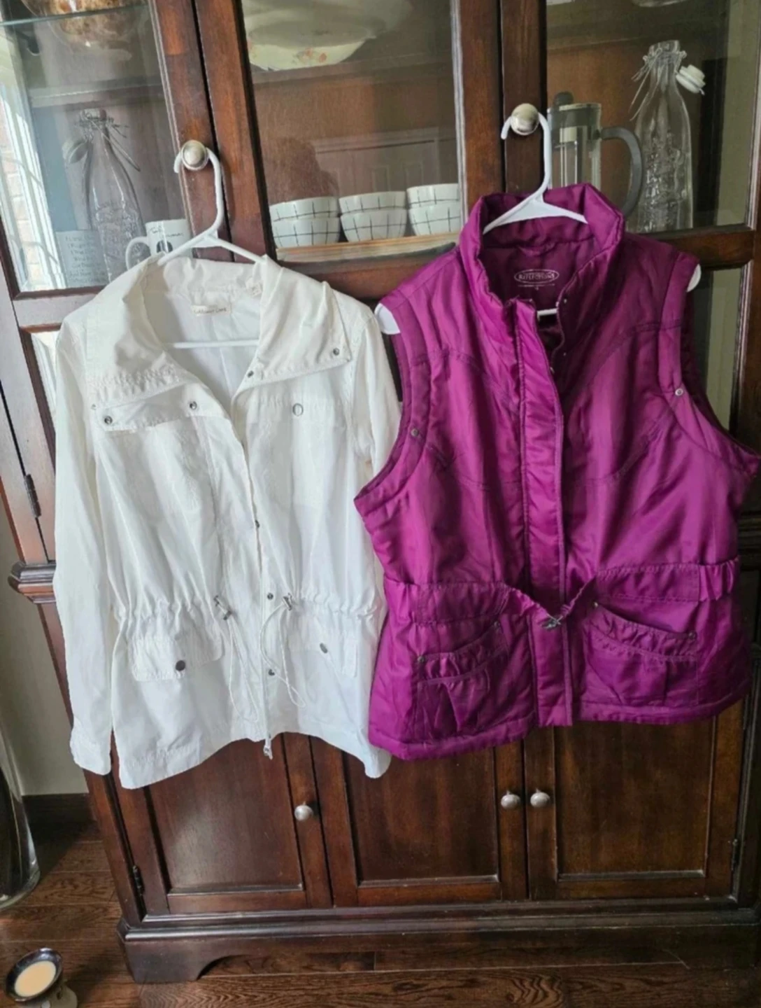 Lot of Womens Clothing - some petite, Lg & Xl 🏈 - photo 4